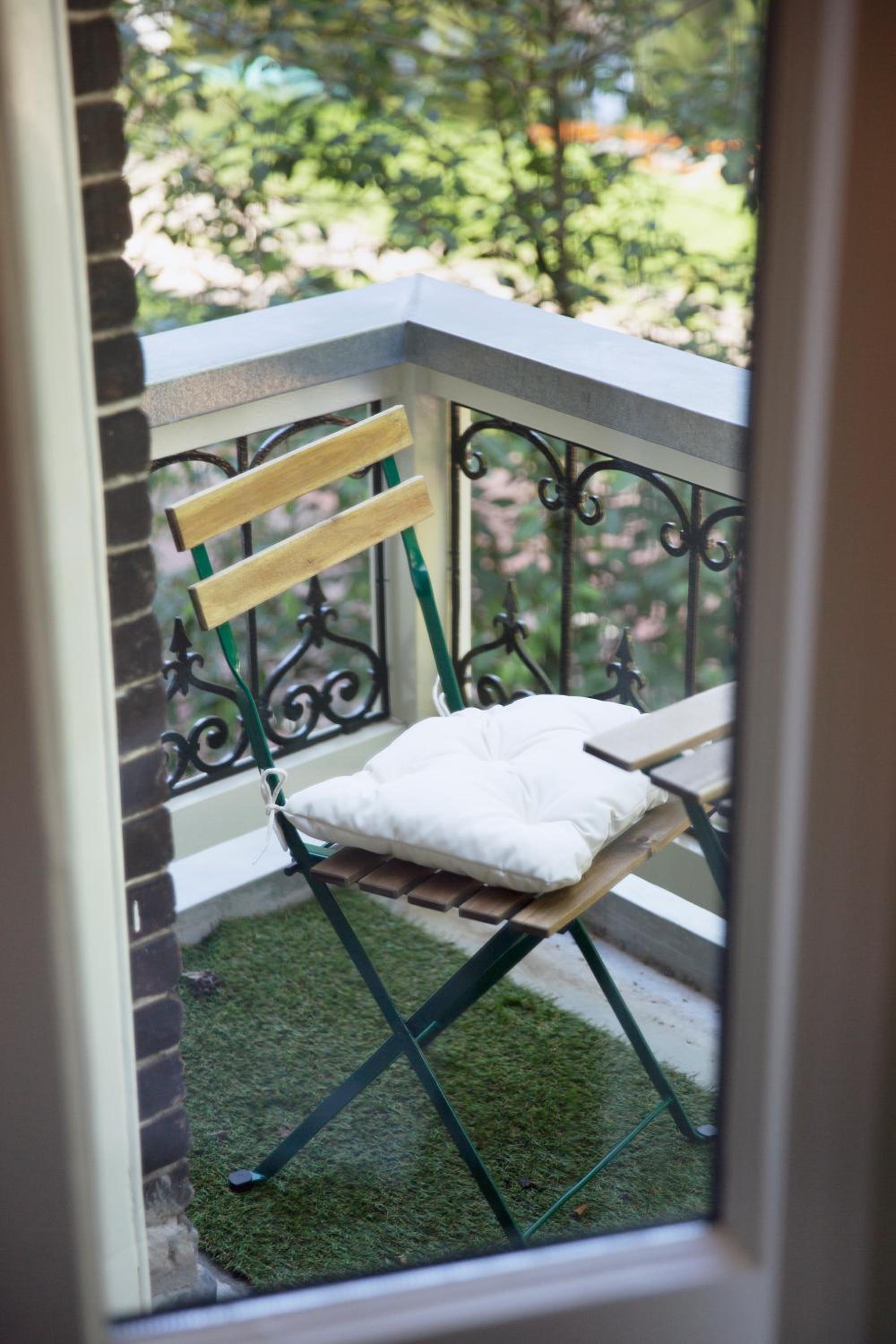 King Room with Balcony - Photo 2