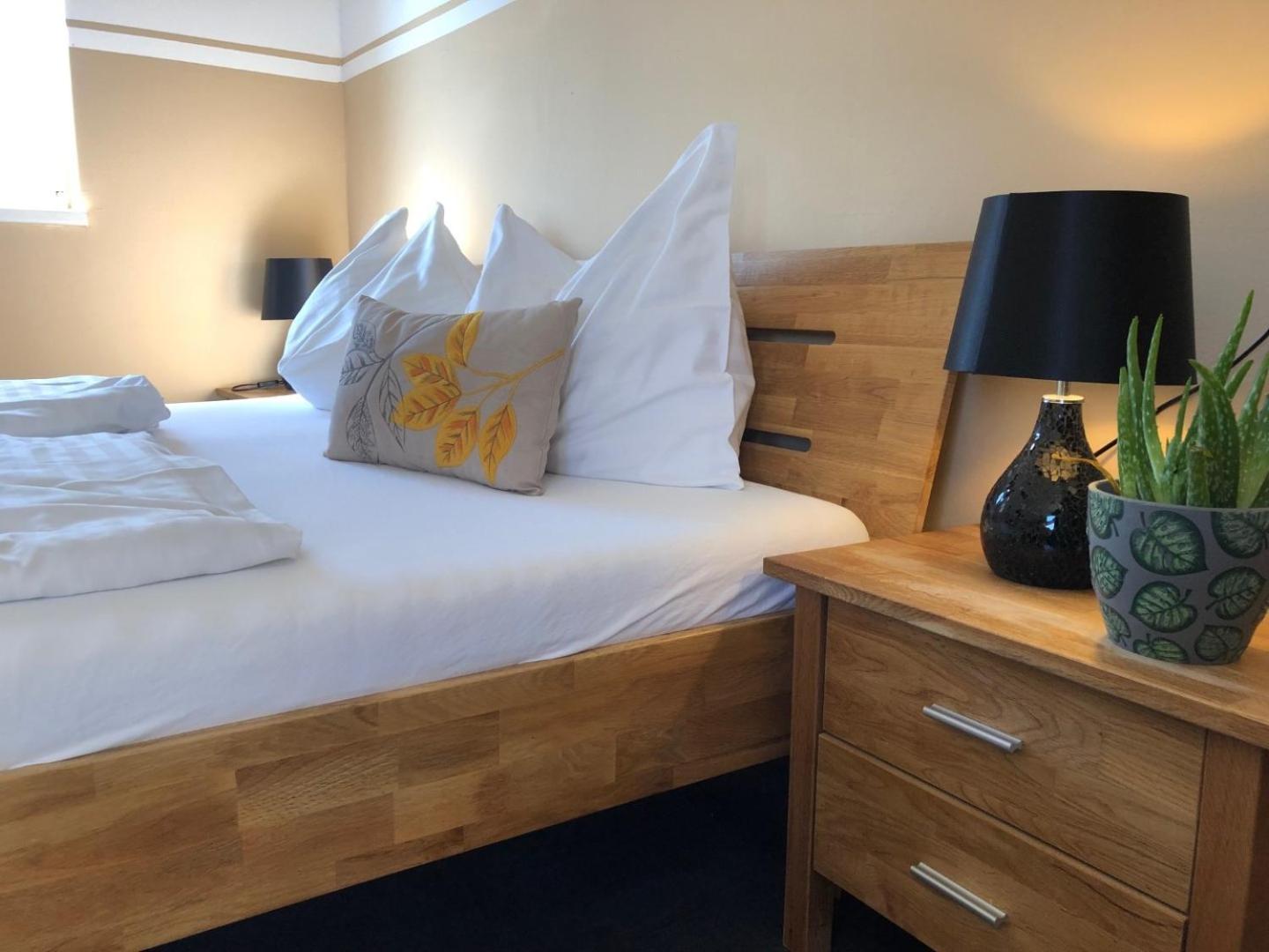 Double Room - Photo 5