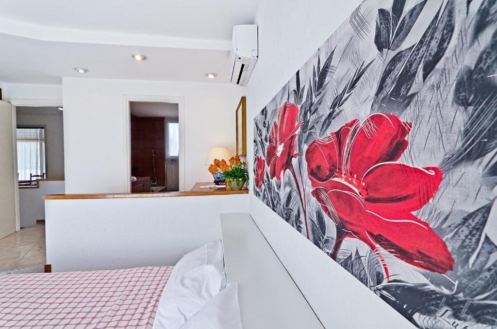 Two-Bedroom Apartment - Photo 4