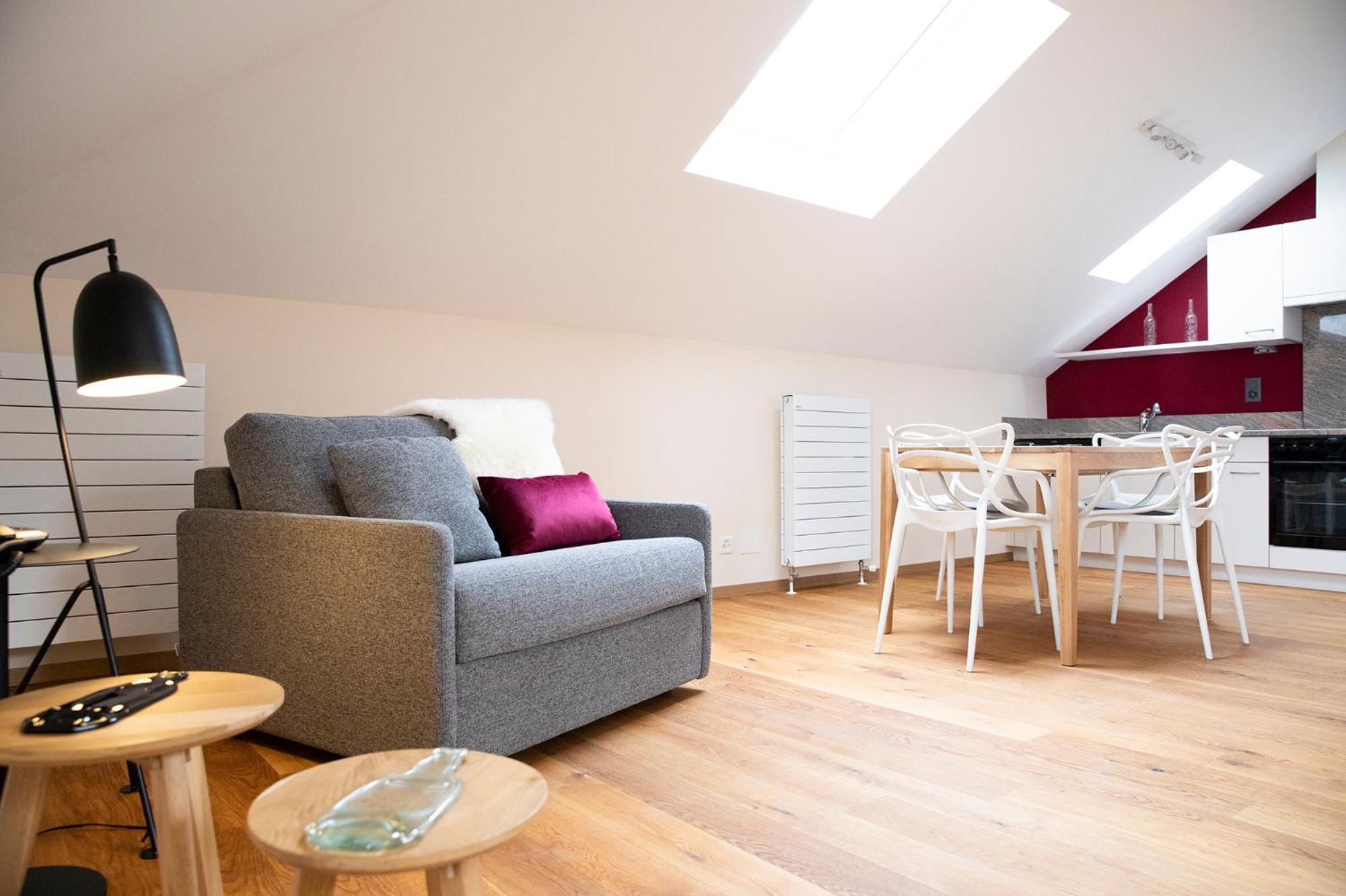 Apartment with Balcony - Photo 9