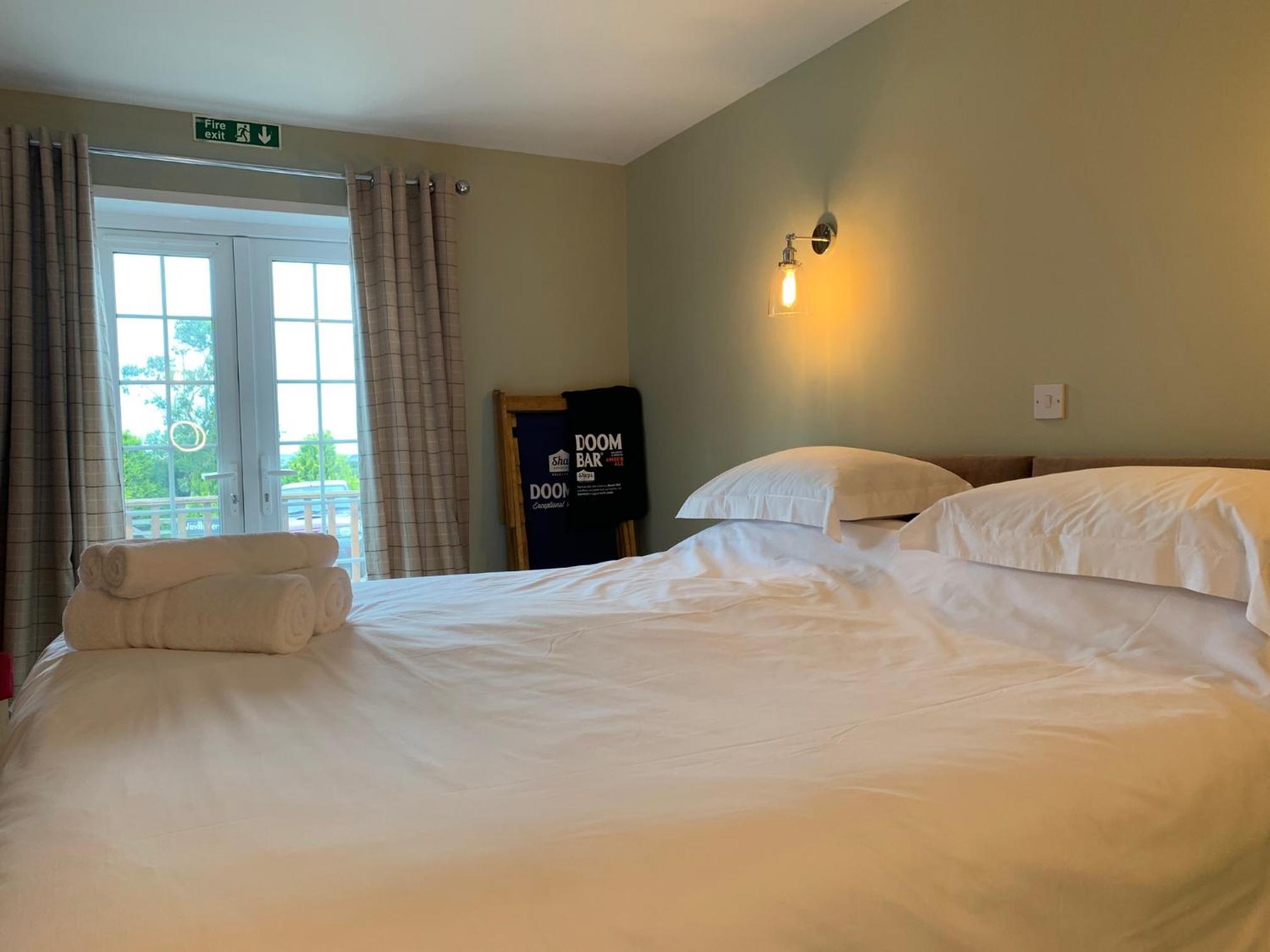 Superior Double or Twin Room photo 3