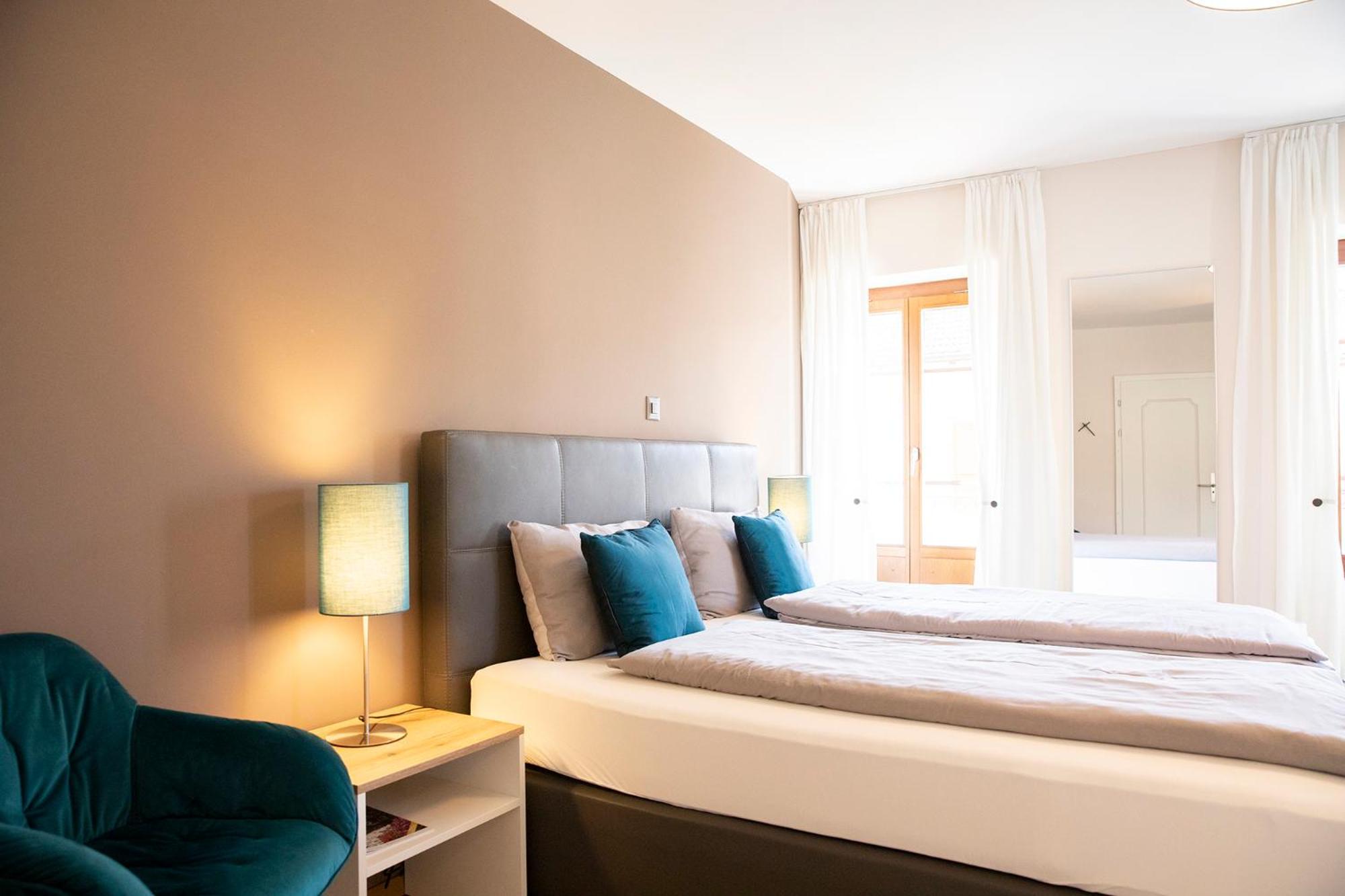 Double Room with Balcony - Photo 1