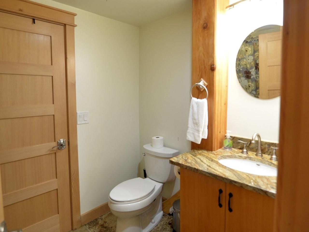 Apartment with Mountain View - Photo 7