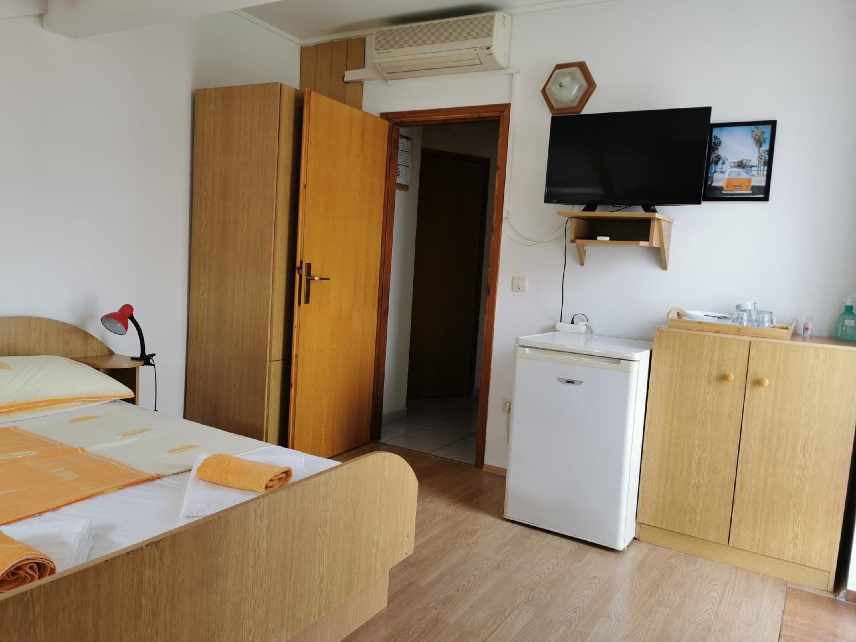 Double Room (2-3 Adults)