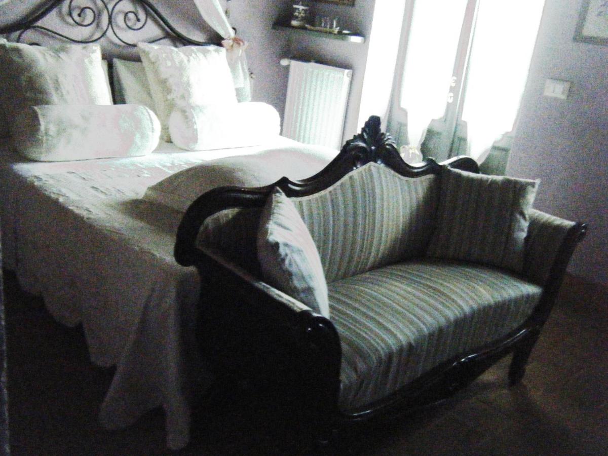 Double Room with Balcony photo 3