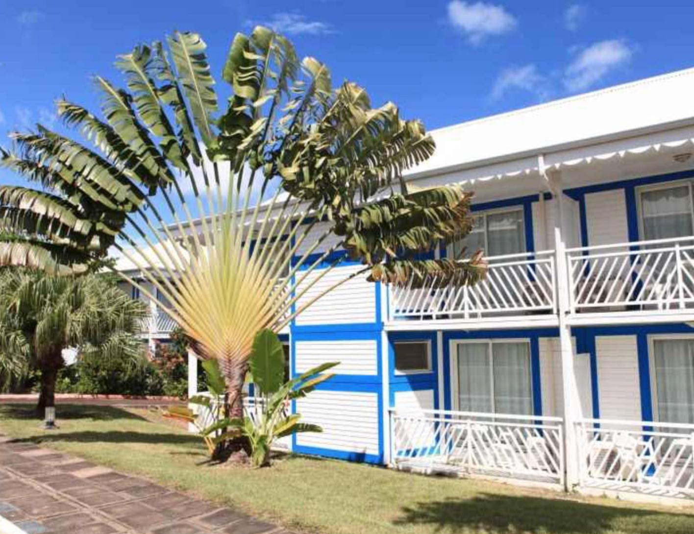 Deluxe Triple Room with Sea View photo 3