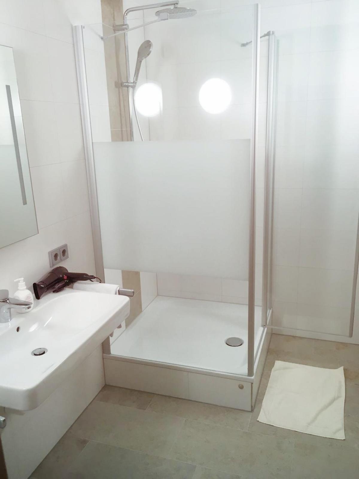 Superior Quadruple Room photo 2