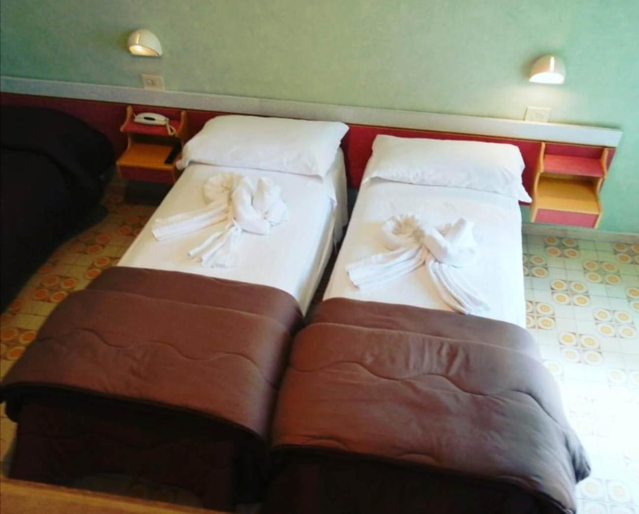 Triple Room with Private Bathroom photo 2