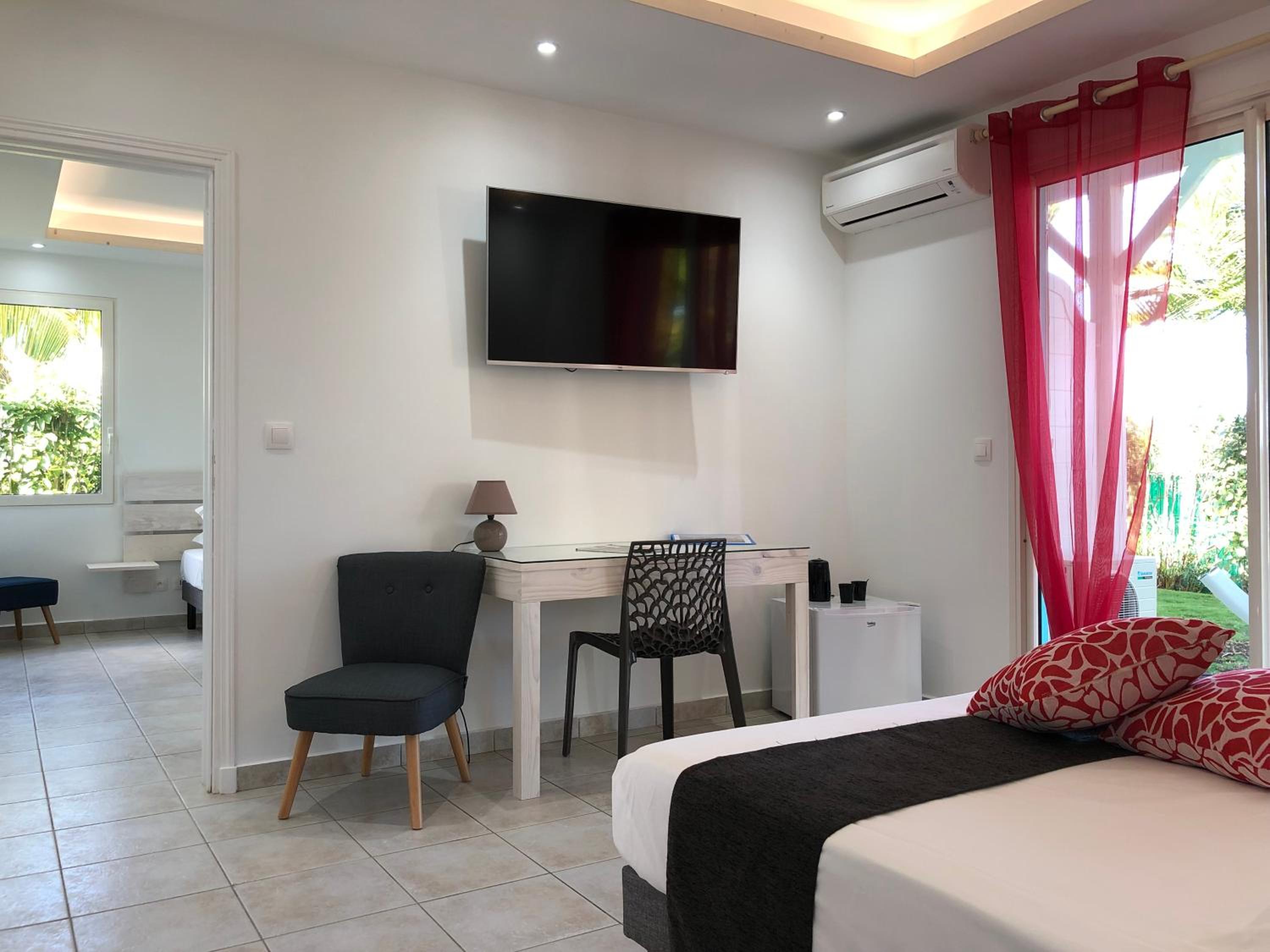 Deluxe Double Room with Shower photo 2