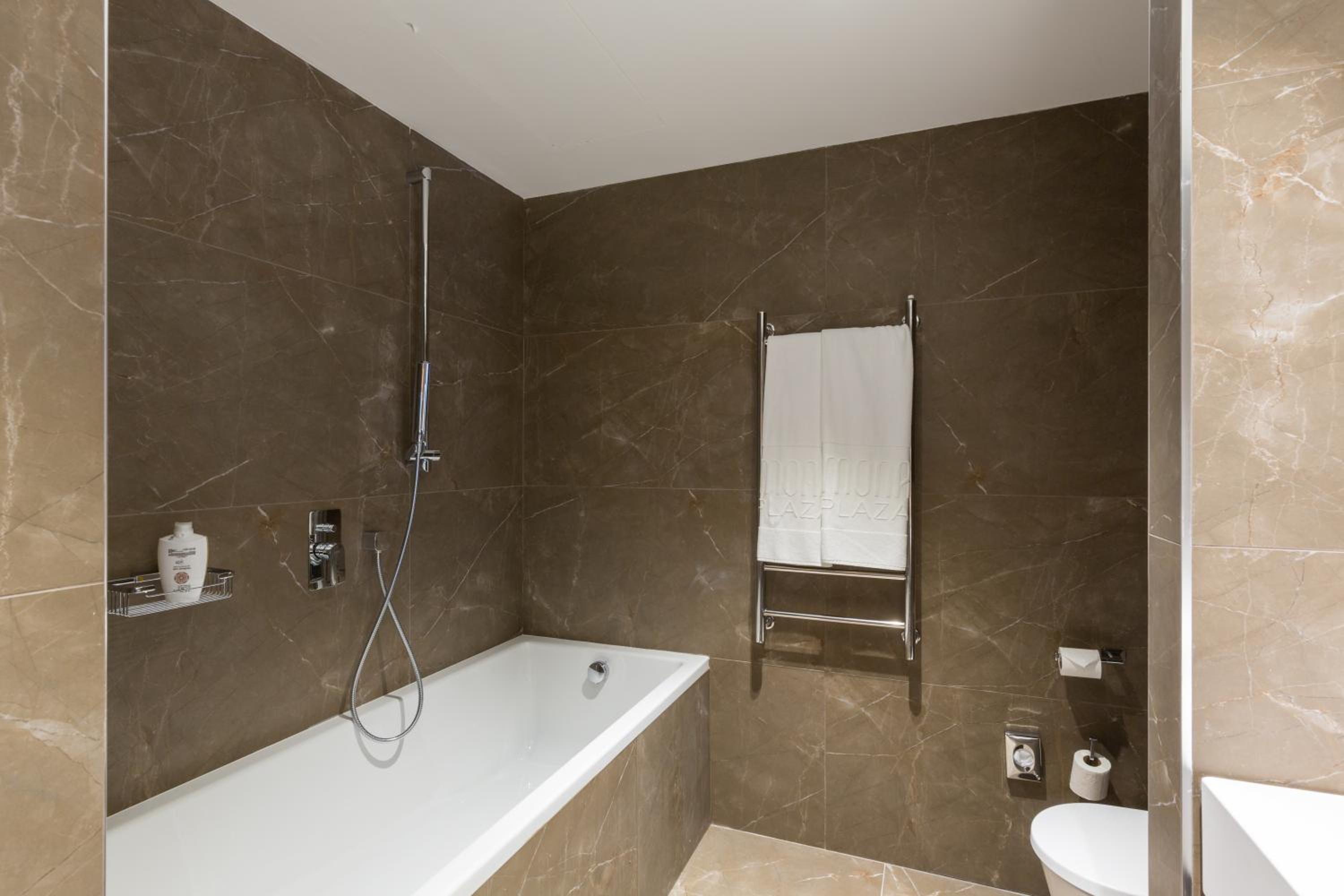 Apartment with Free Wellness - Photo 5
