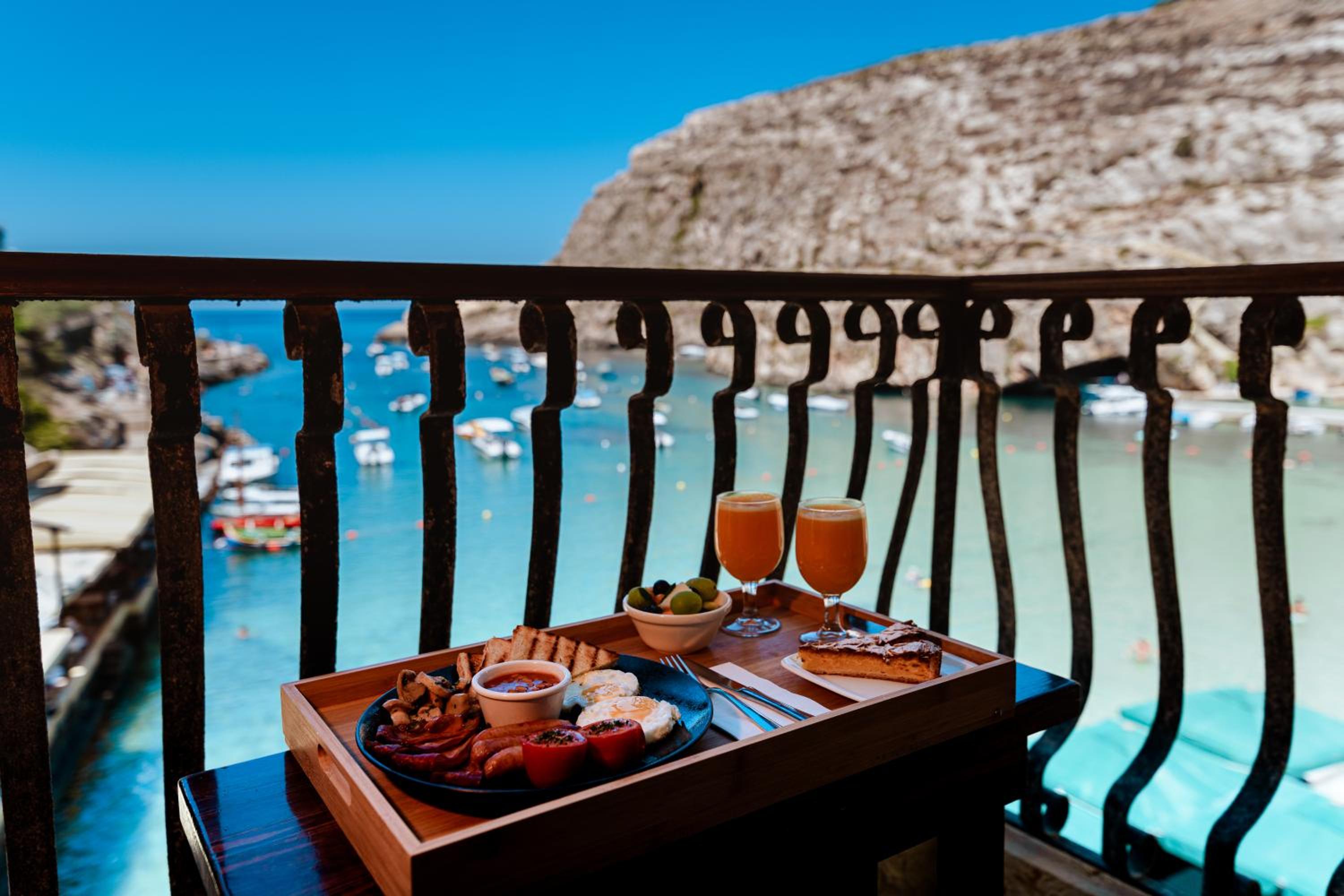 Double Room with Sea View - Photo 4
