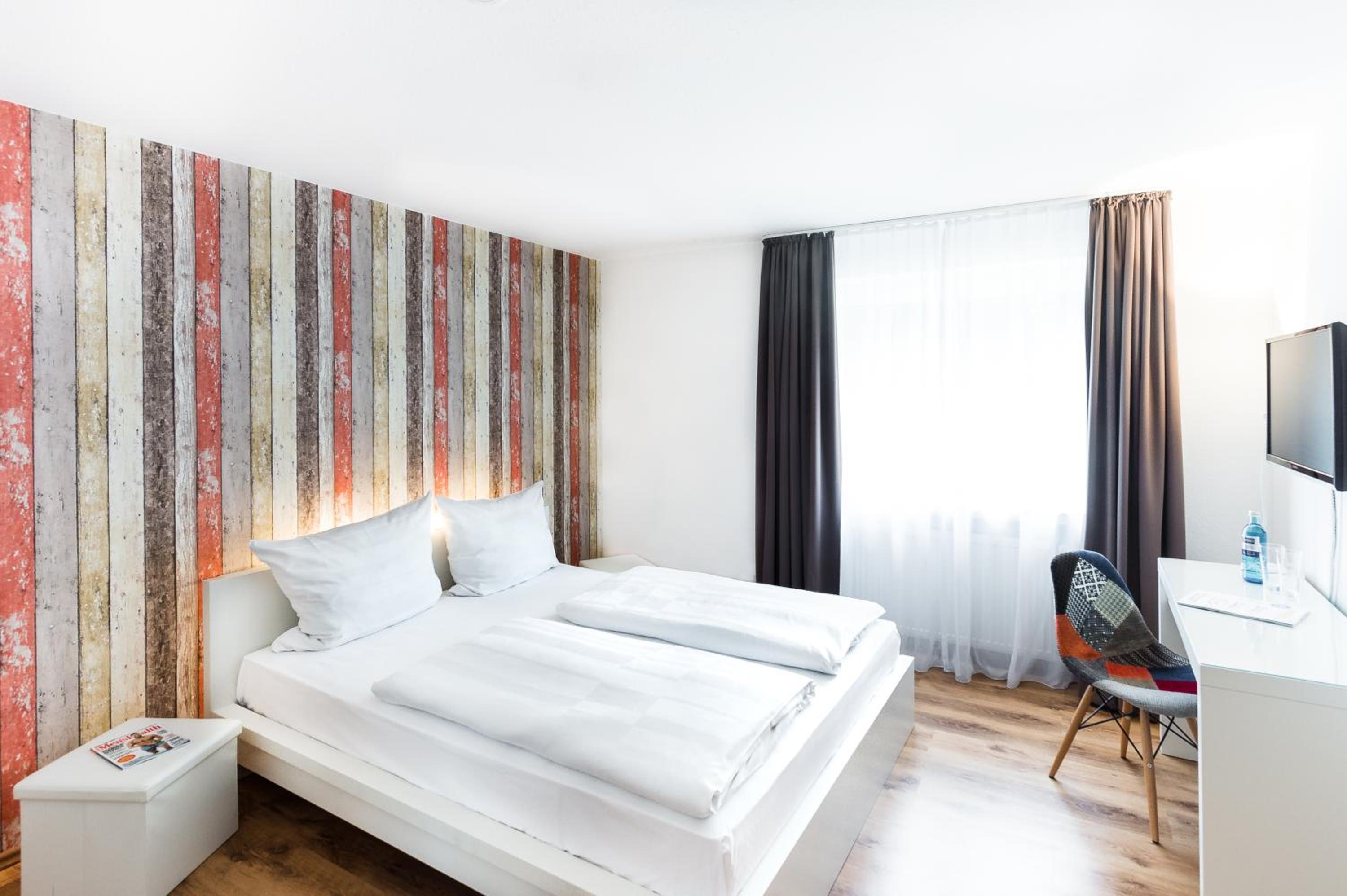 Standard Double Room - Photo 6