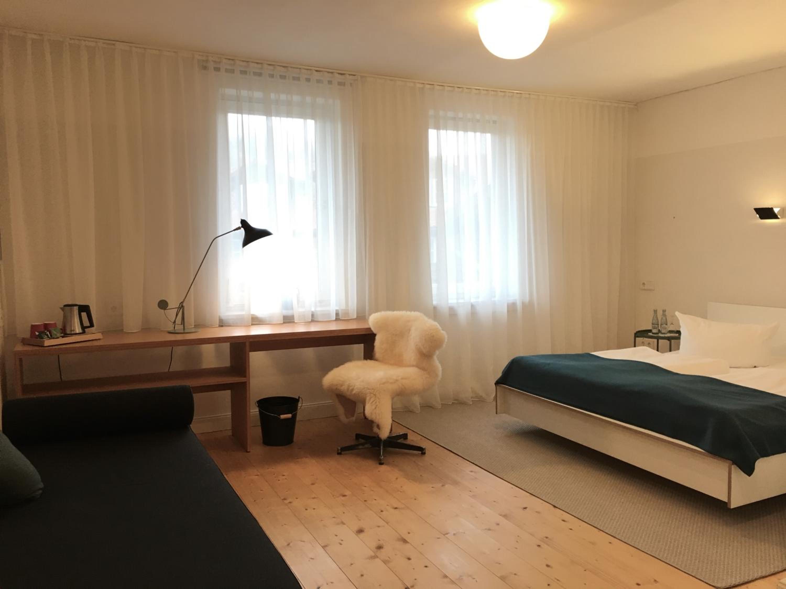 Deluxe Room (1 adult + 1 child) - Photo 2