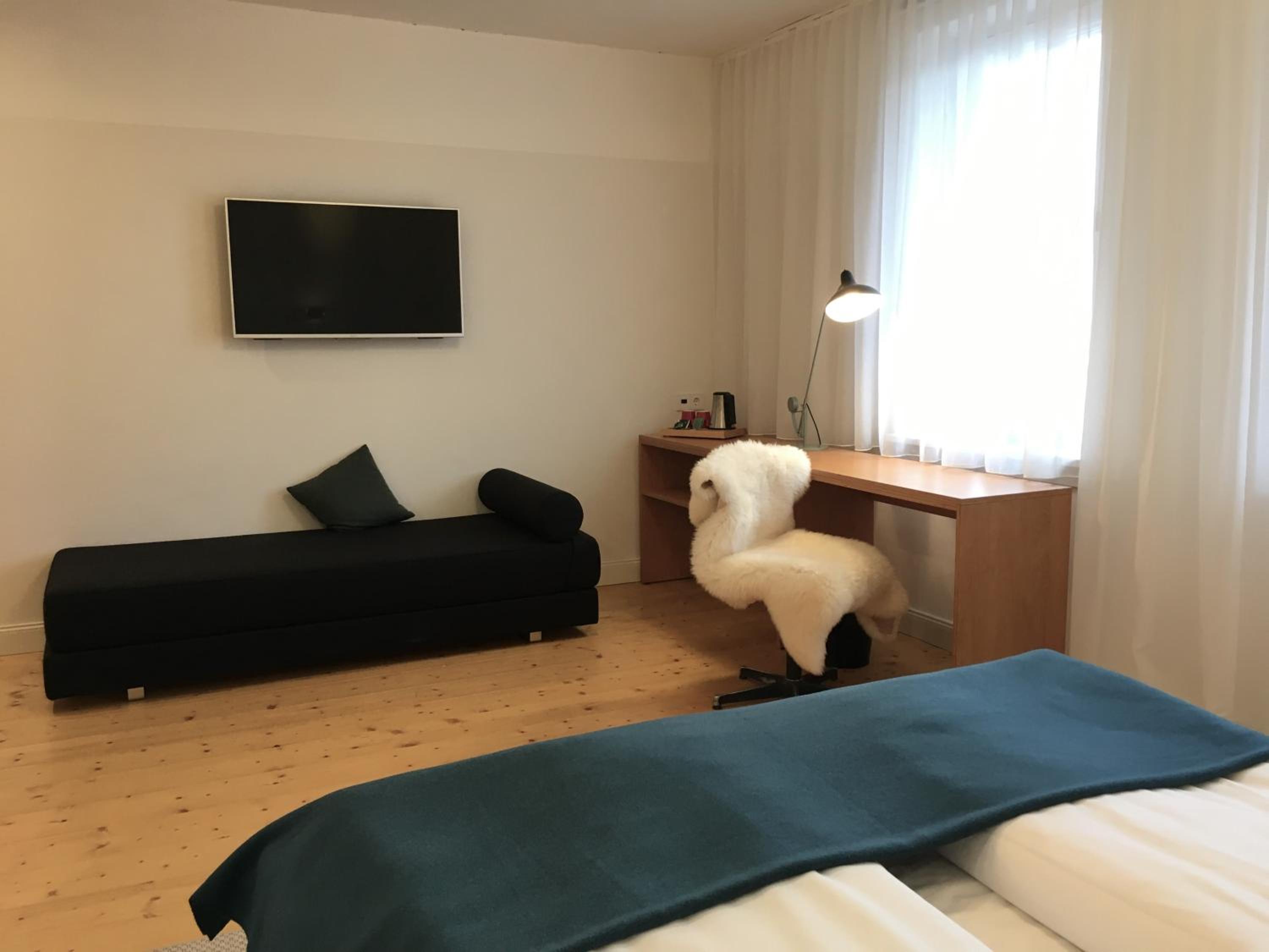 Deluxe Room (1 adult + 1 child) - Photo 6