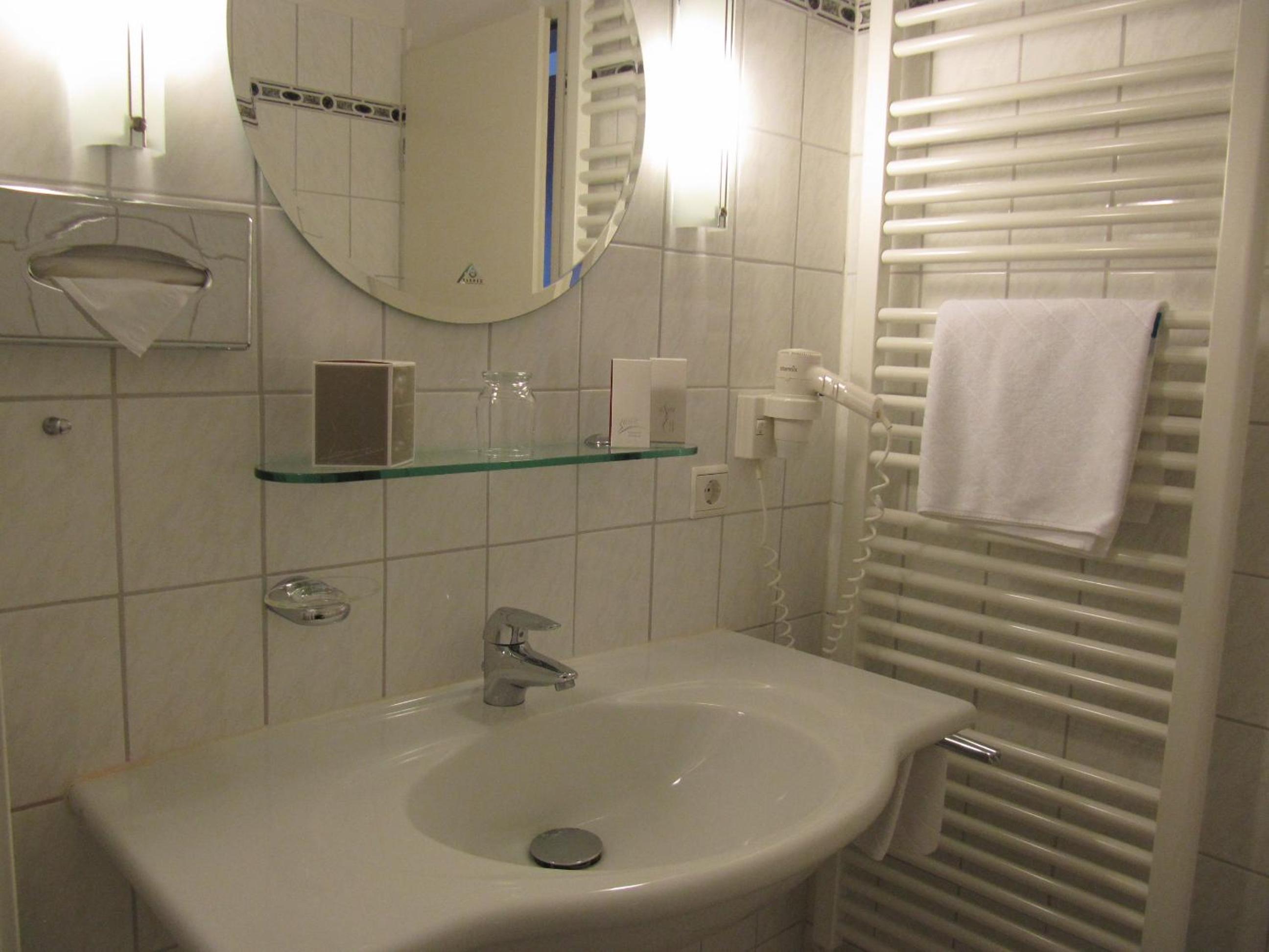 Standard Double Room - Photo 3