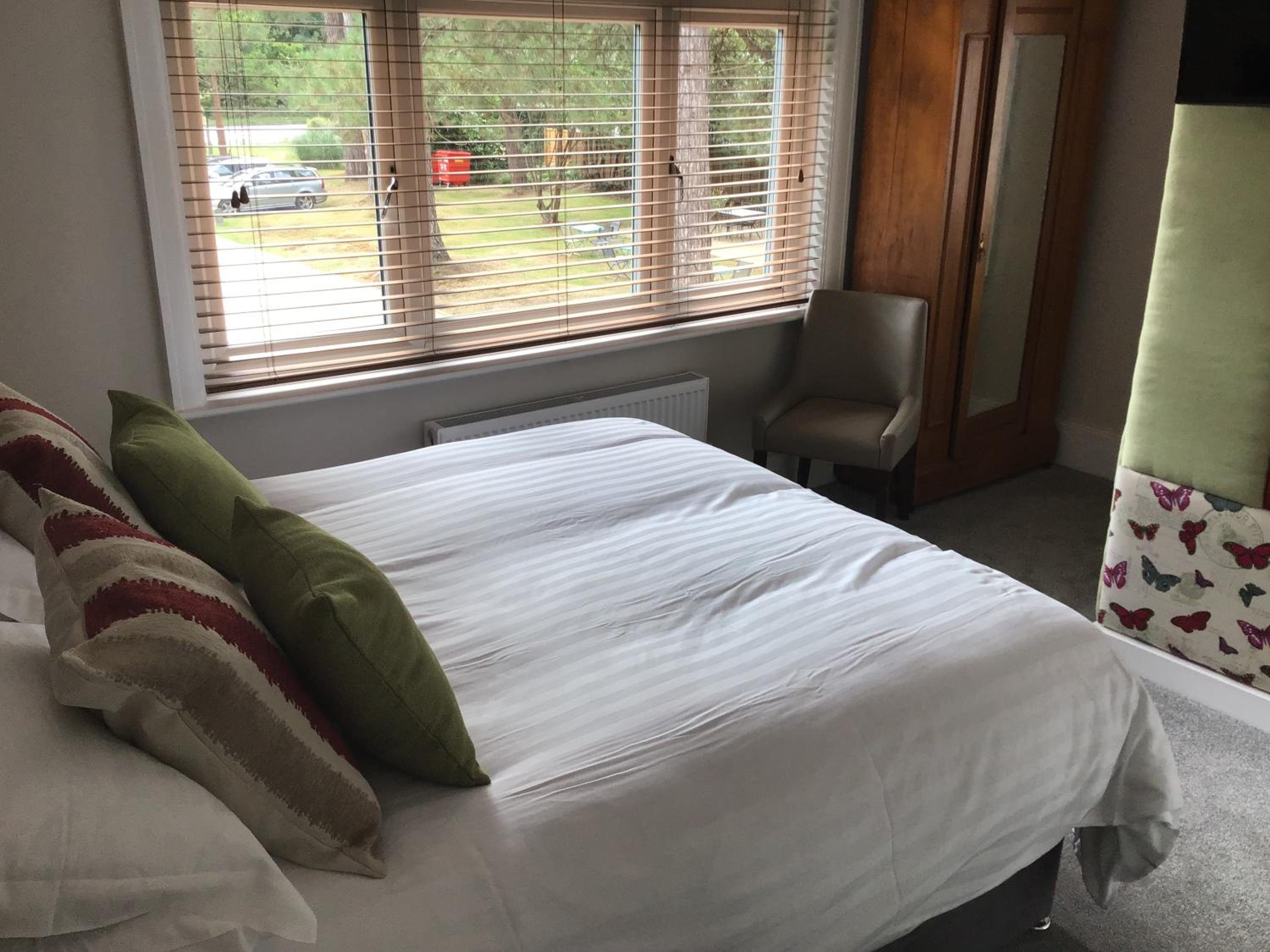 Double or Twin Room with Private Bathroom photo 3