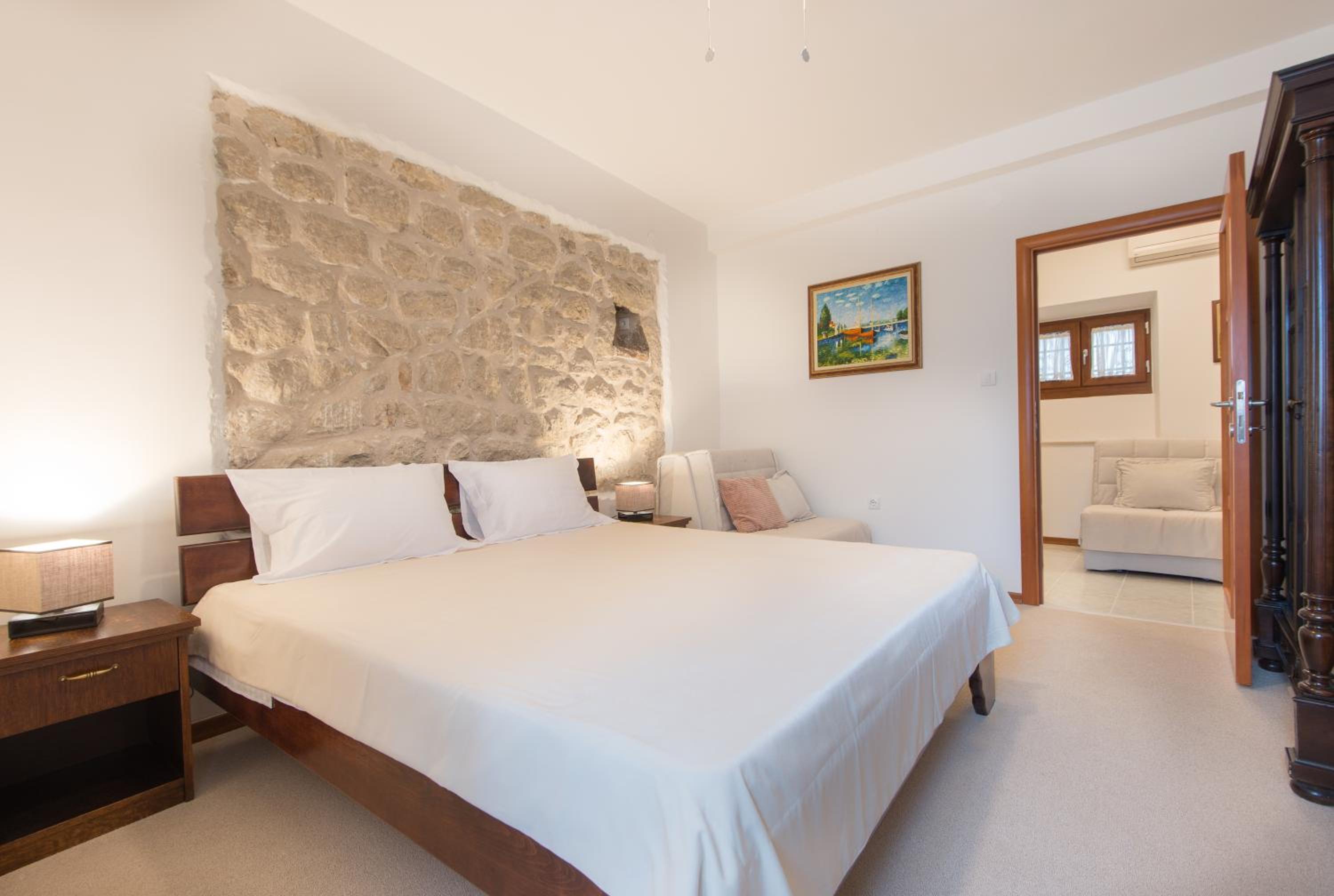 One-Bedroom Apartment with Sea View and Balcony