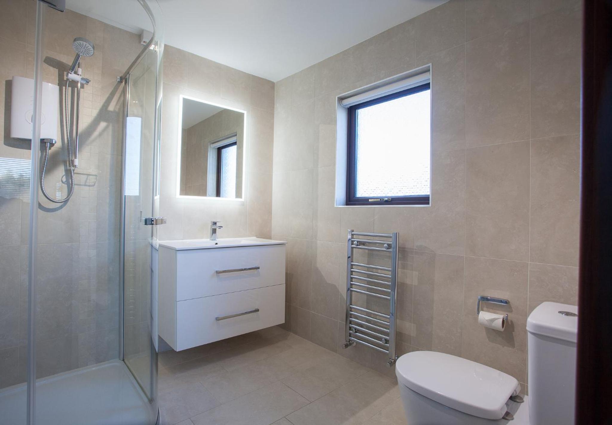 Twin Room with Private Bathroom - Photo 4