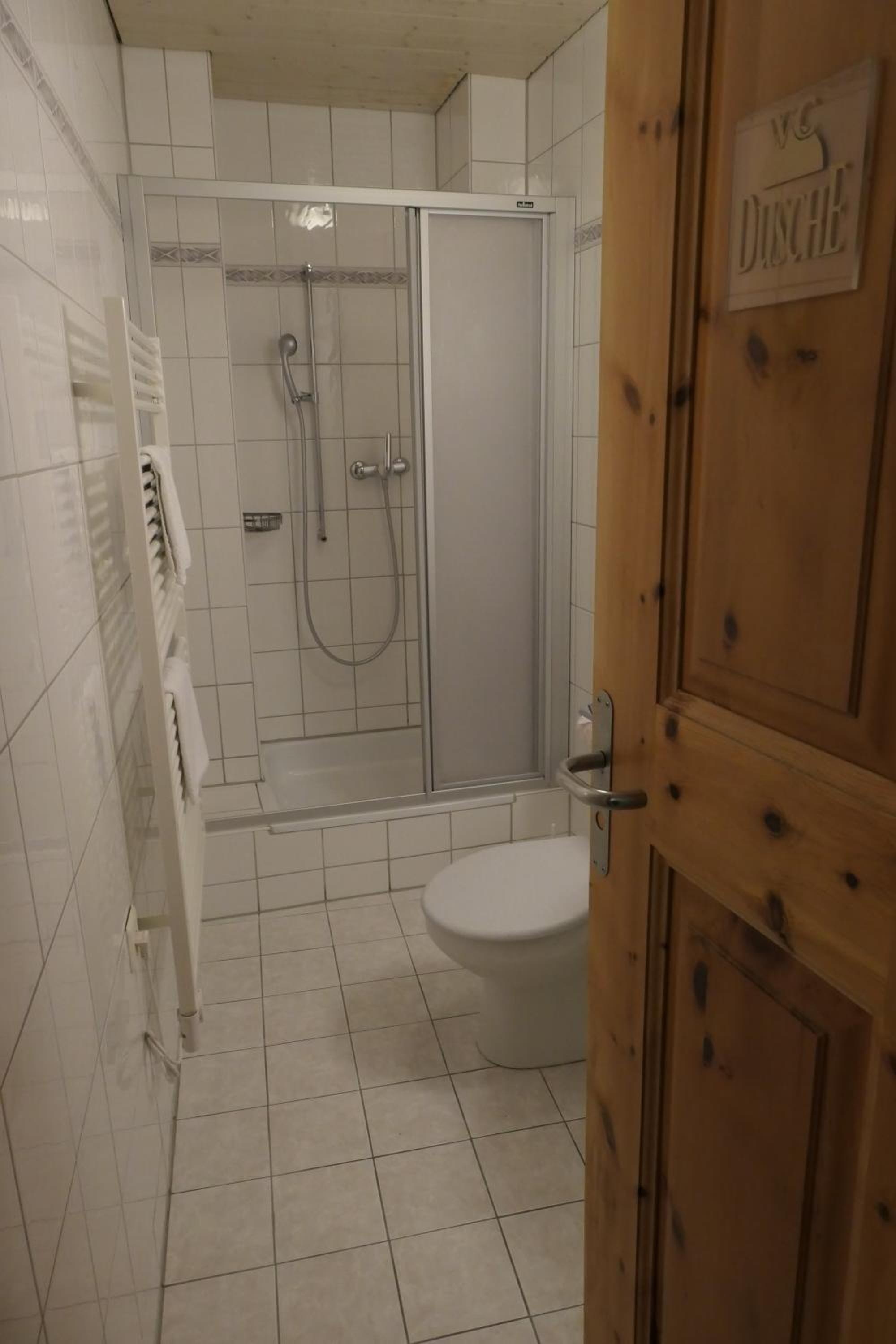 Twin Room with Shared Bathroom photo 2