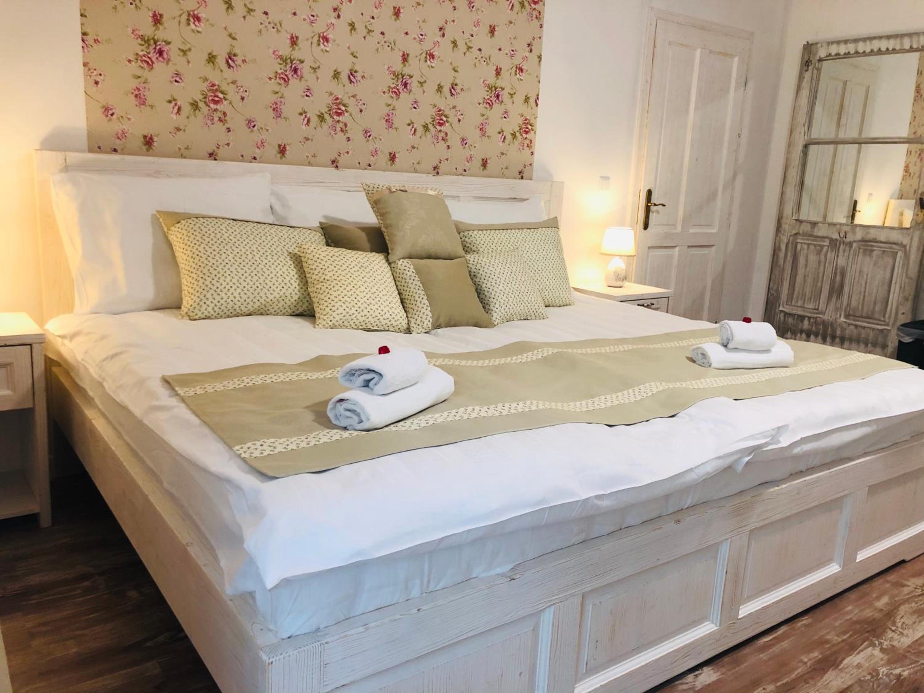Queen Room with Balcony photo 1
