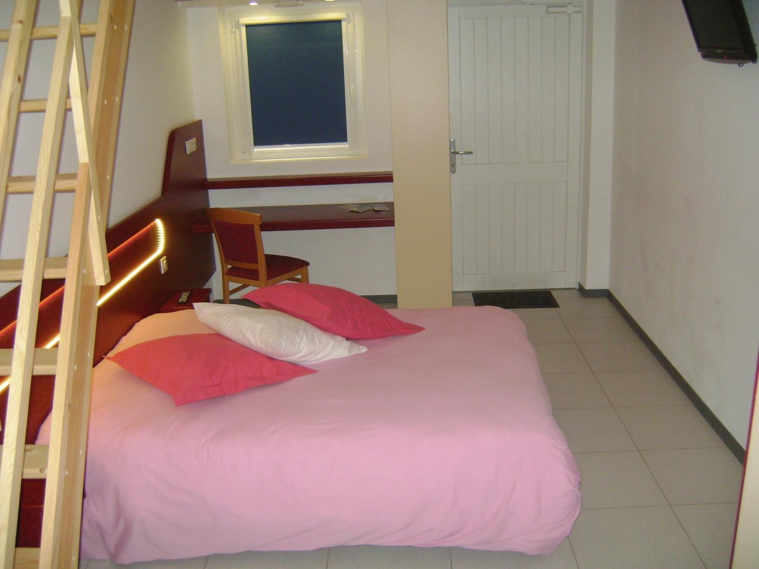 Quadruple Room - Photo 1