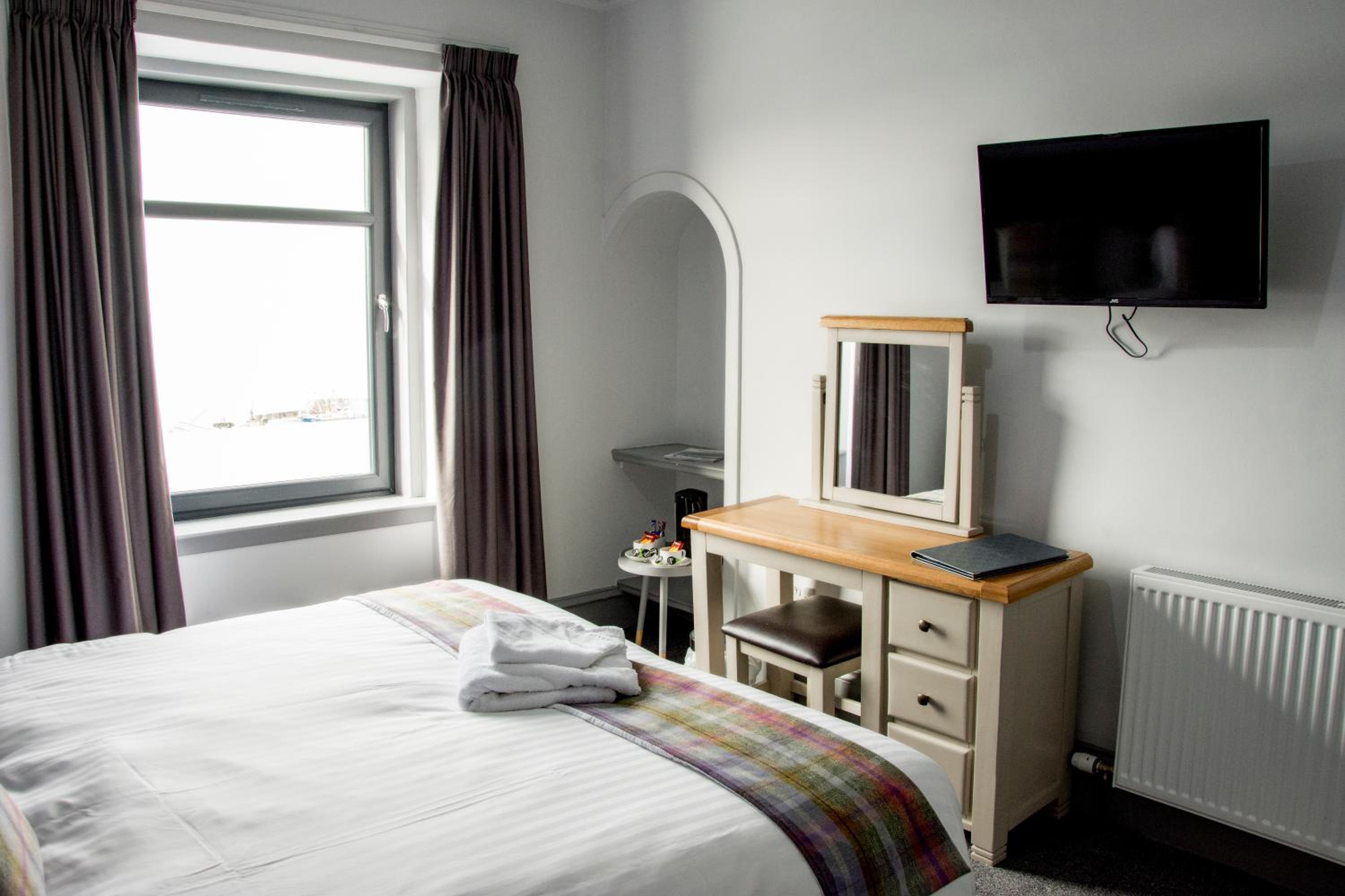 Twin Room With Private Bathroom photo 3