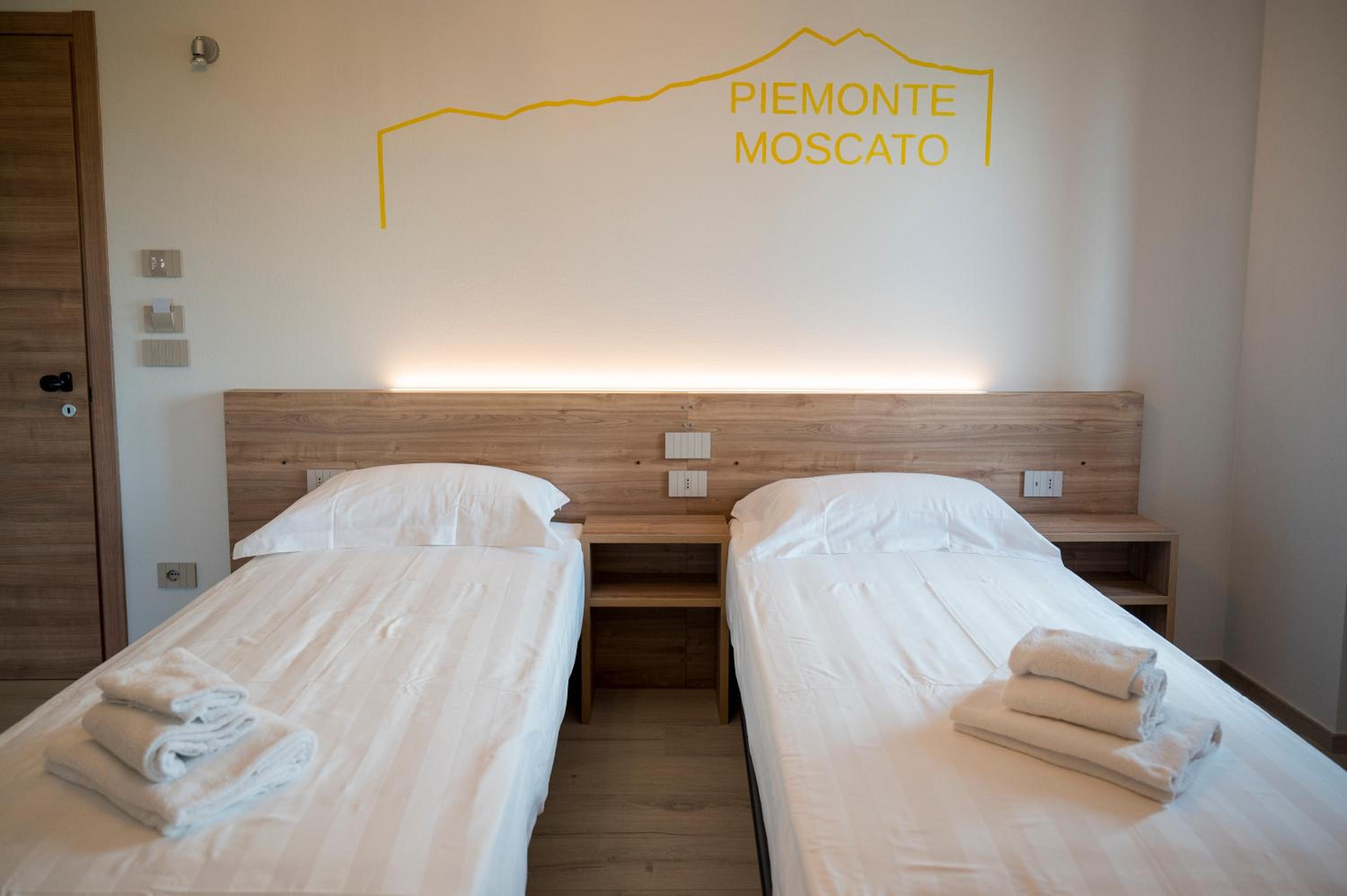 Large Double Room - Photo 12