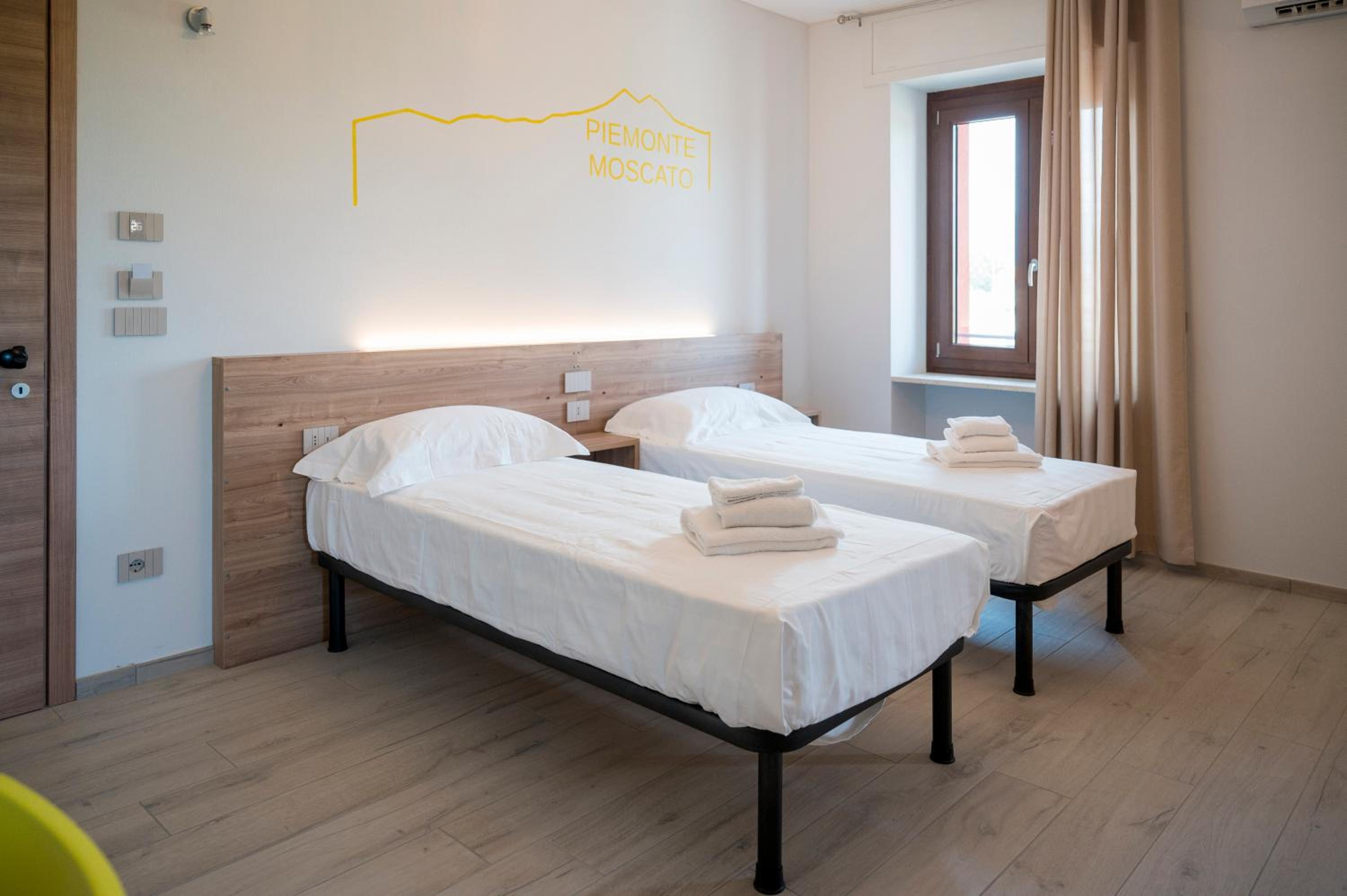 Large Double Room - Photo 13