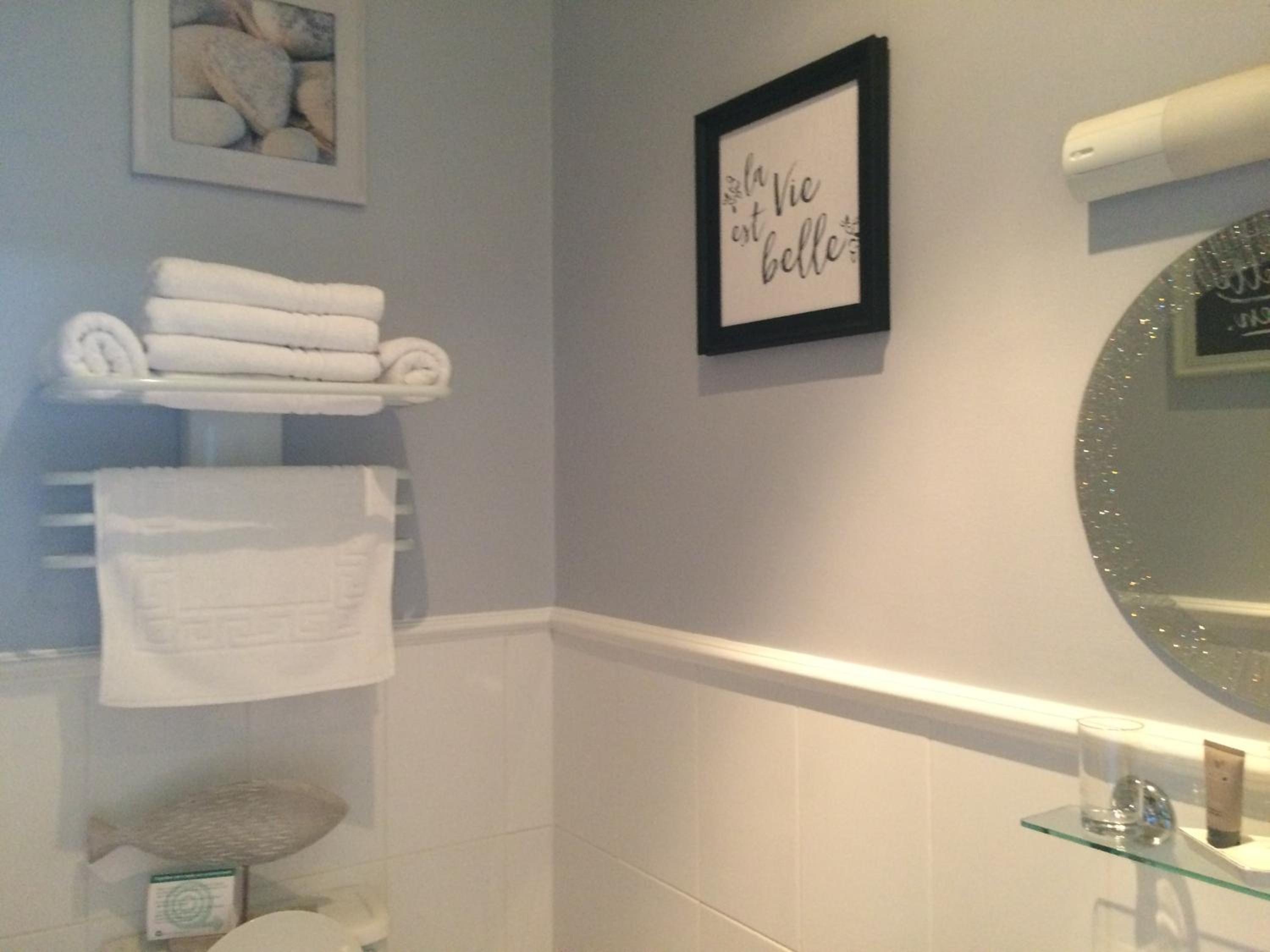 Twin Room with Shower photo 3
