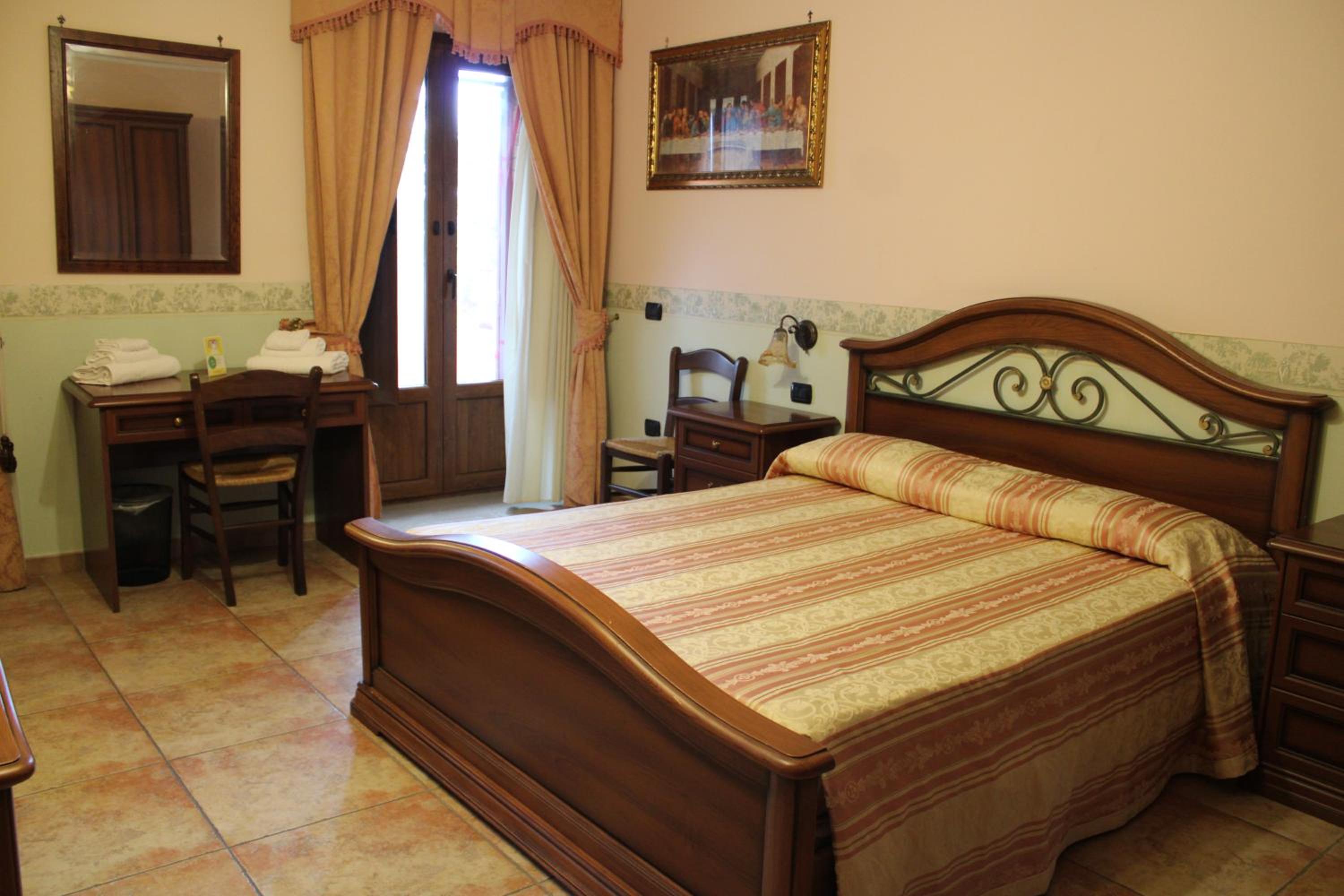 Double Room - Photo 6