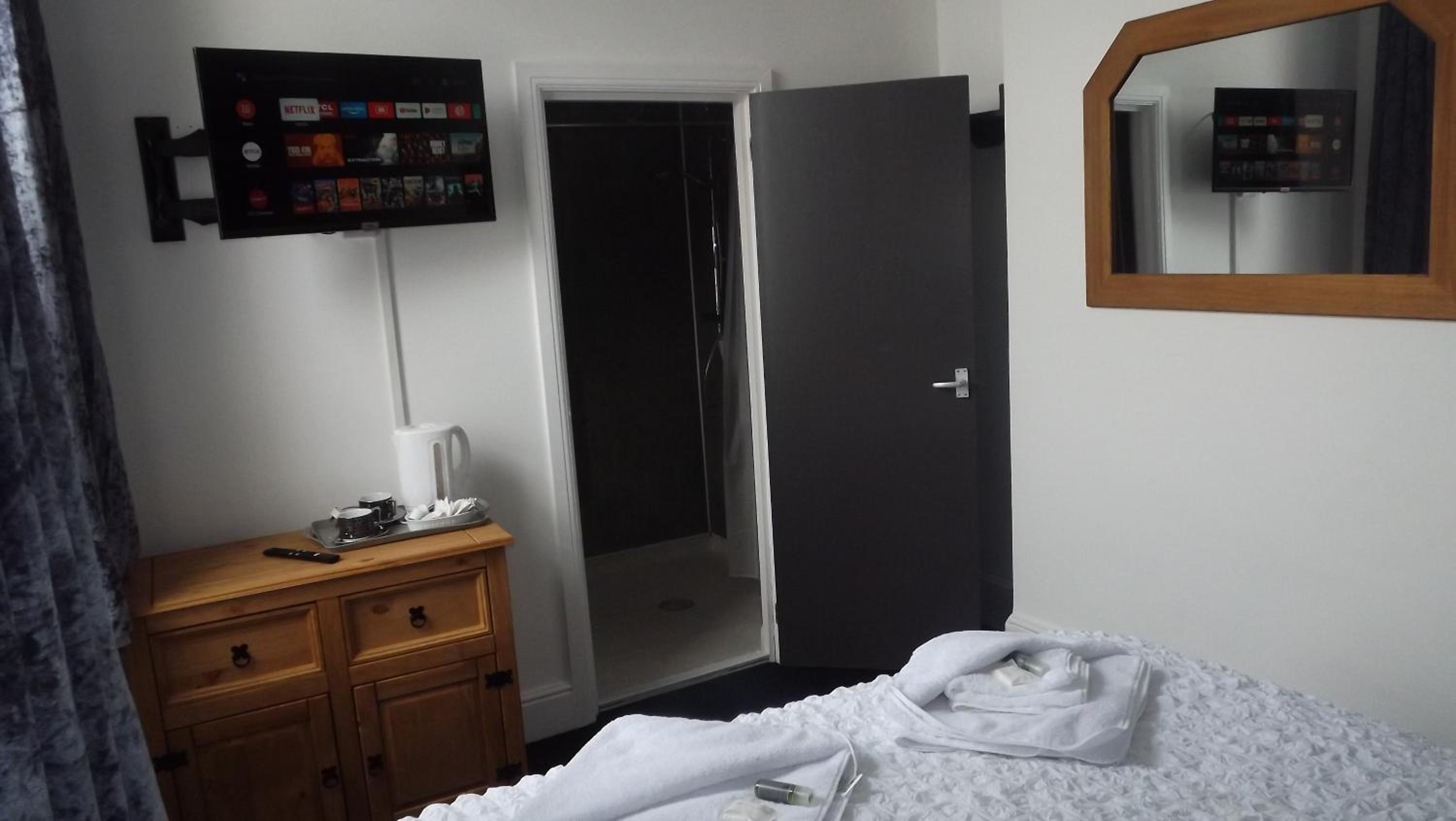 Standard Double Room - Photo 2