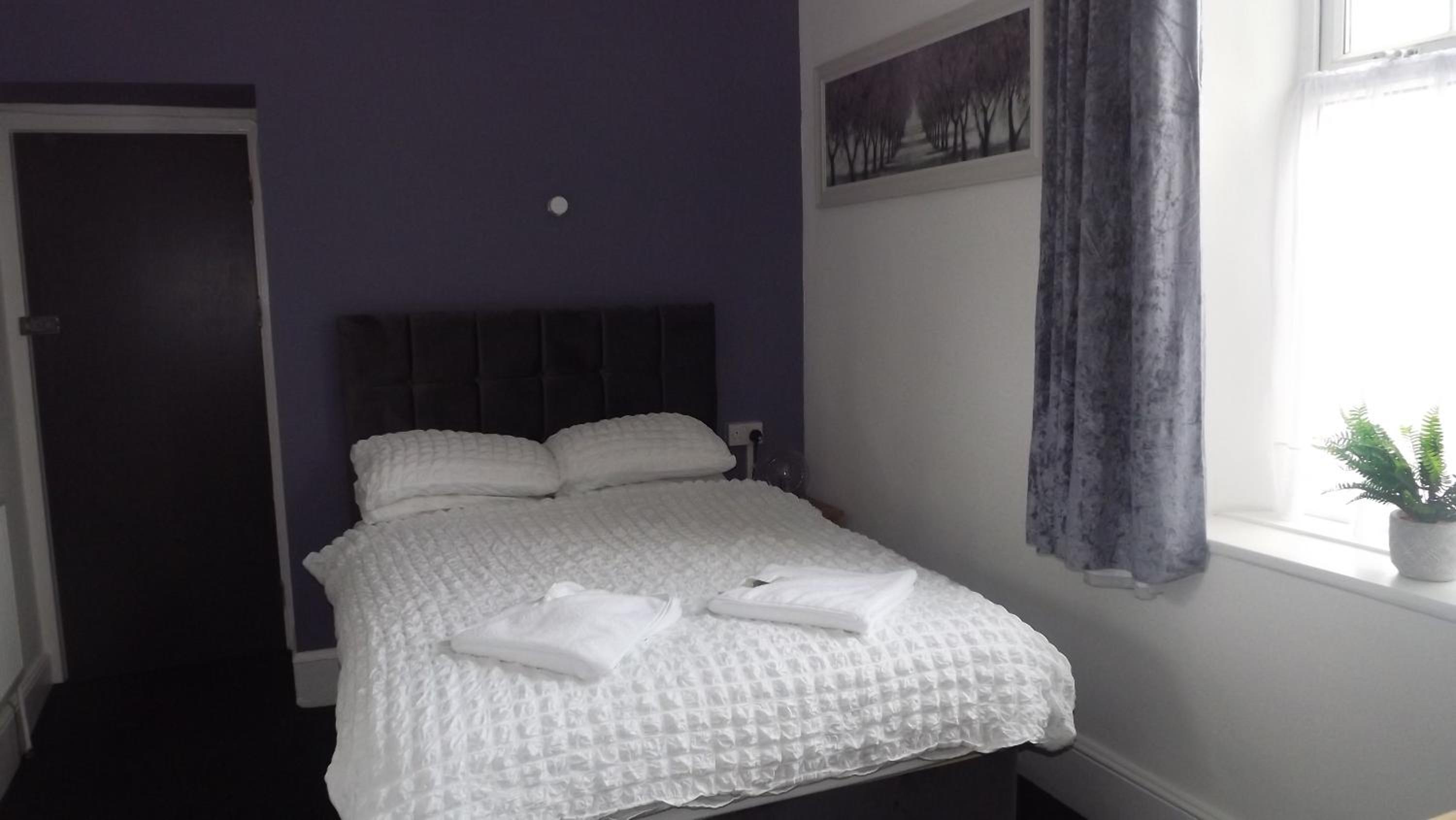 Standard Double Room - Photo 15