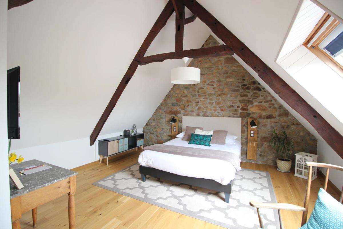 Double Room with Private Bathroom photo 3