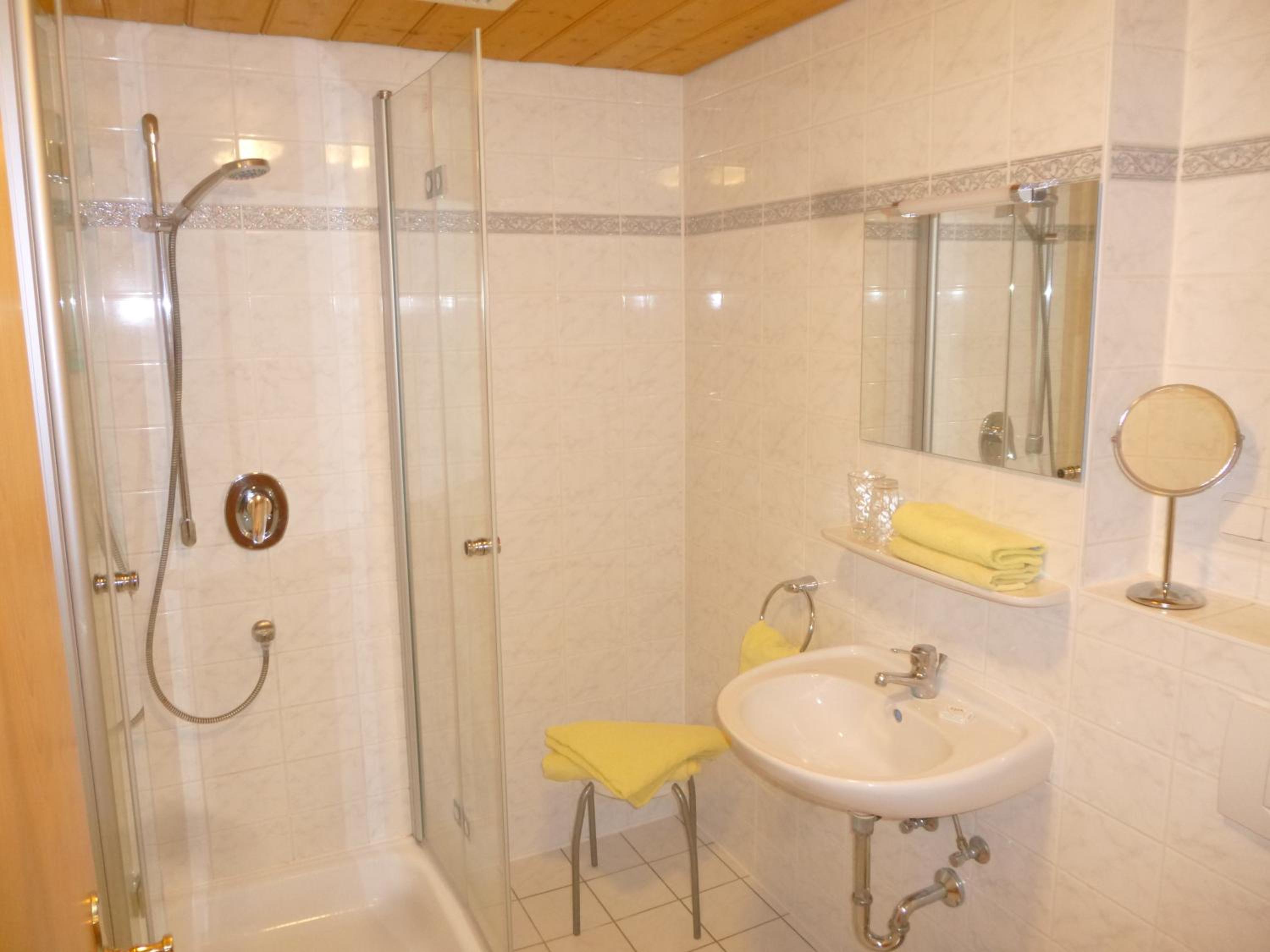 Standard Triple Room - Photo 7