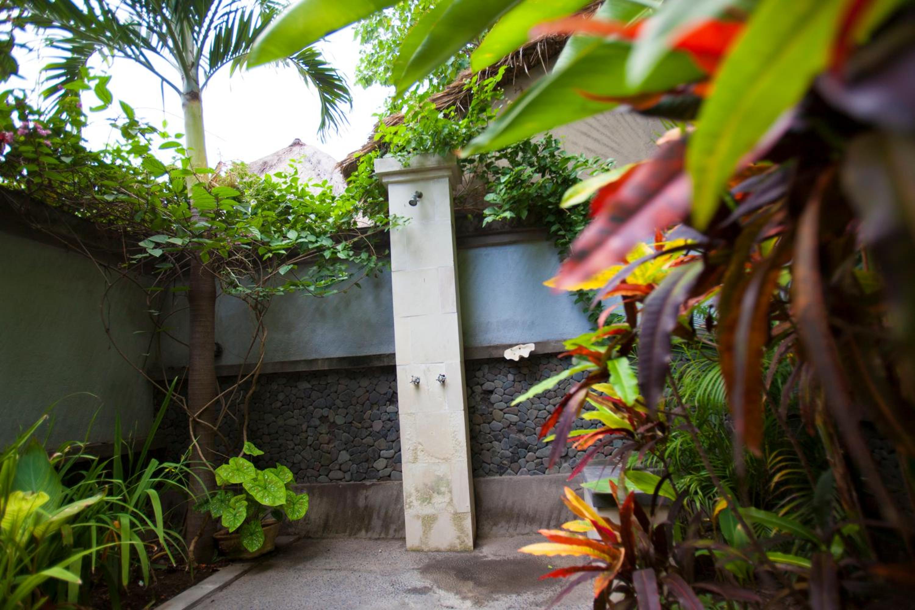 Three-Bedroom Villa with Private Pool - Photo 3