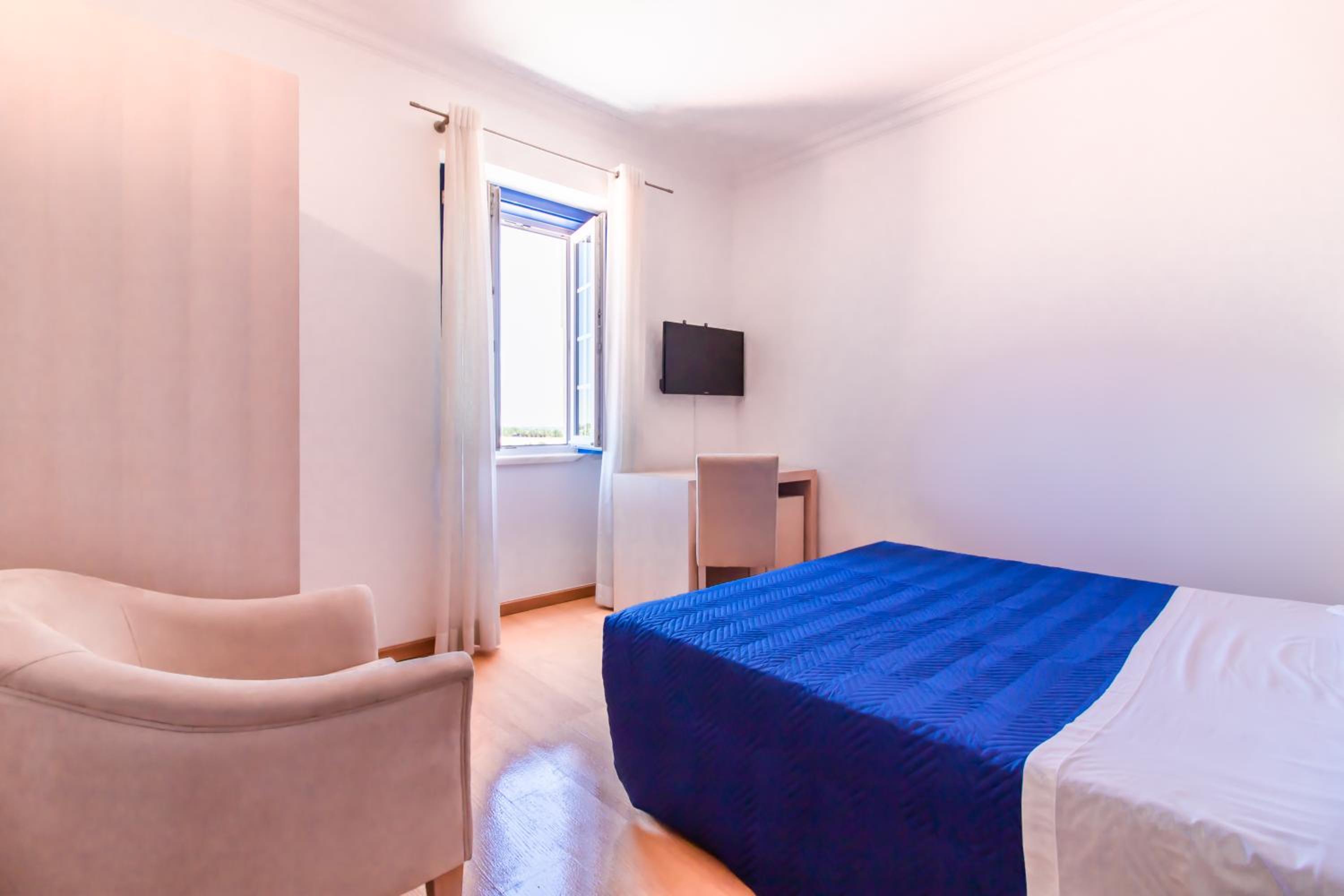 Double Room - Photo 3