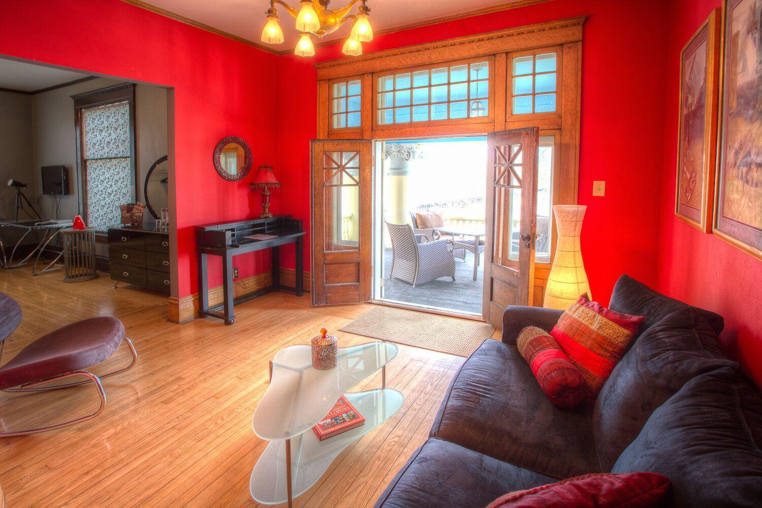 Queen Room photo 1