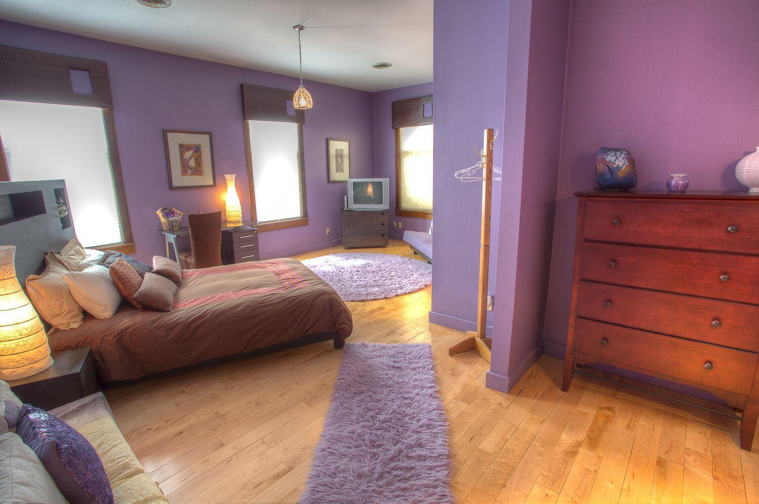Queen Room photo 1