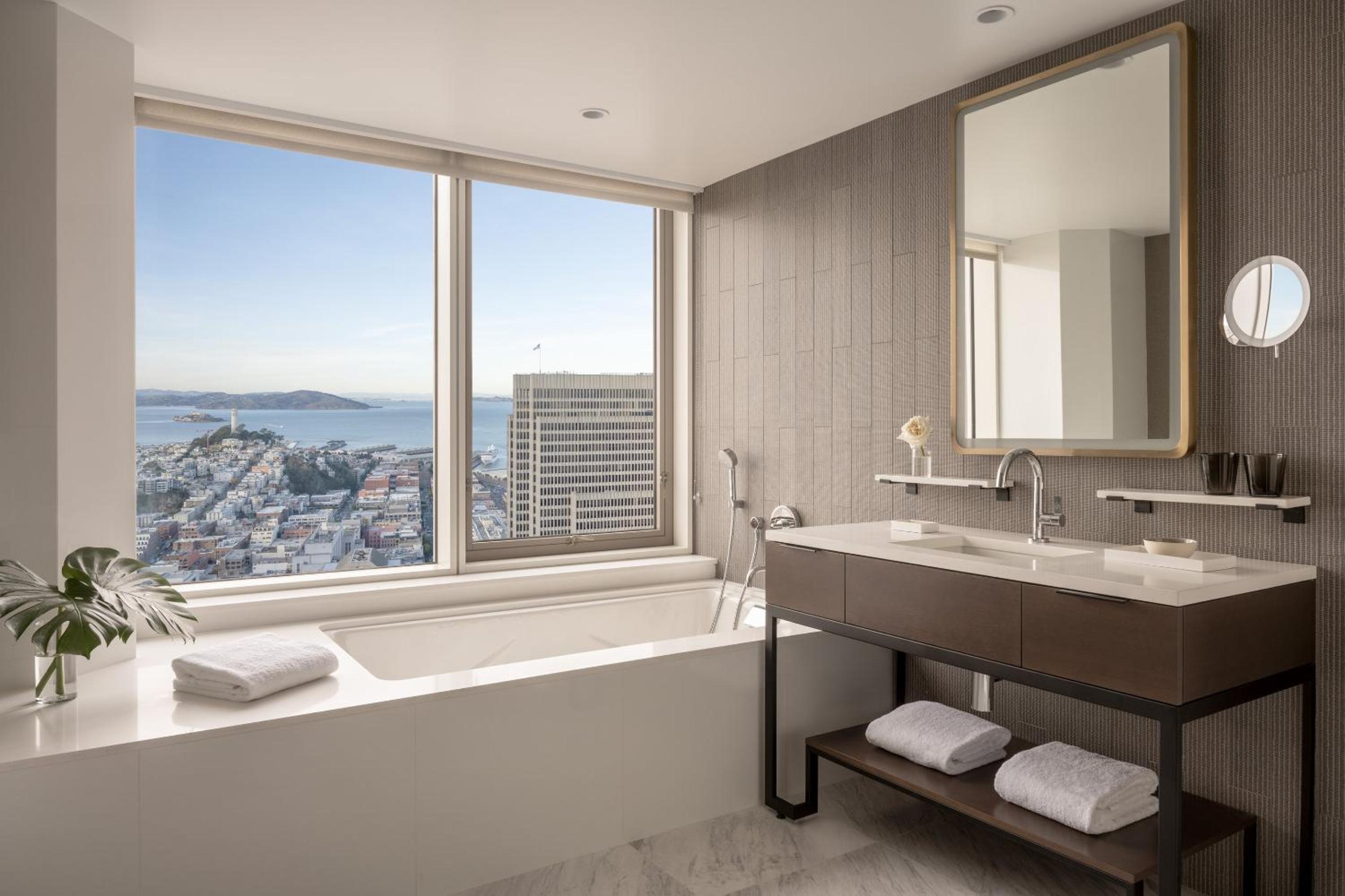 Bay View Studio Suite King