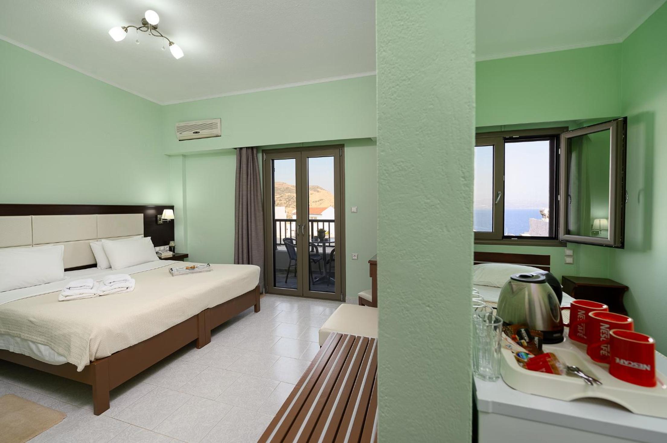 Triple Room with Sea View