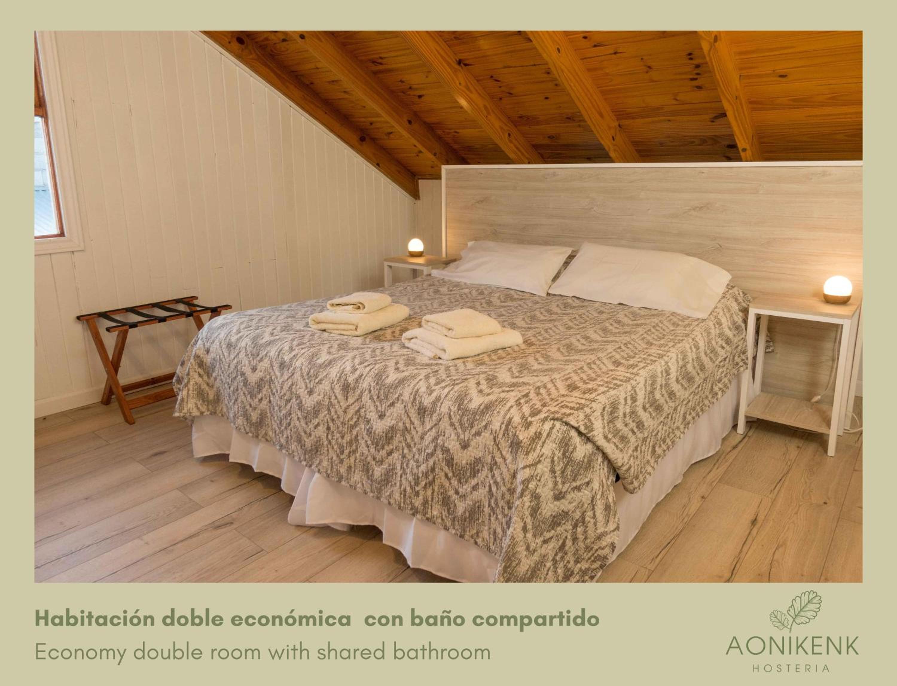 Economy Double Room with Shared Bathroom photo 3