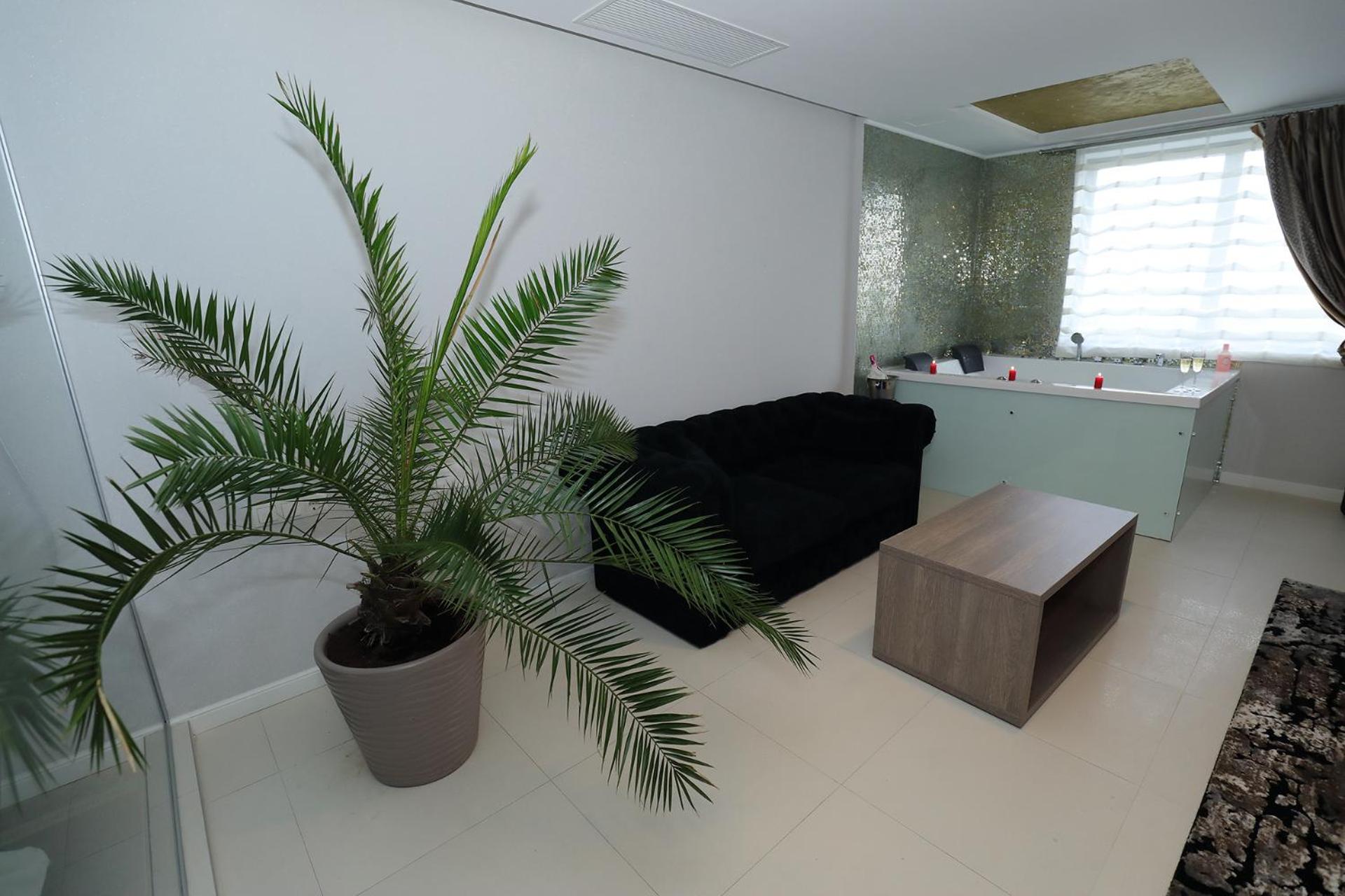 King Room with Spa Bath, balcony and pool view - Photo 16
