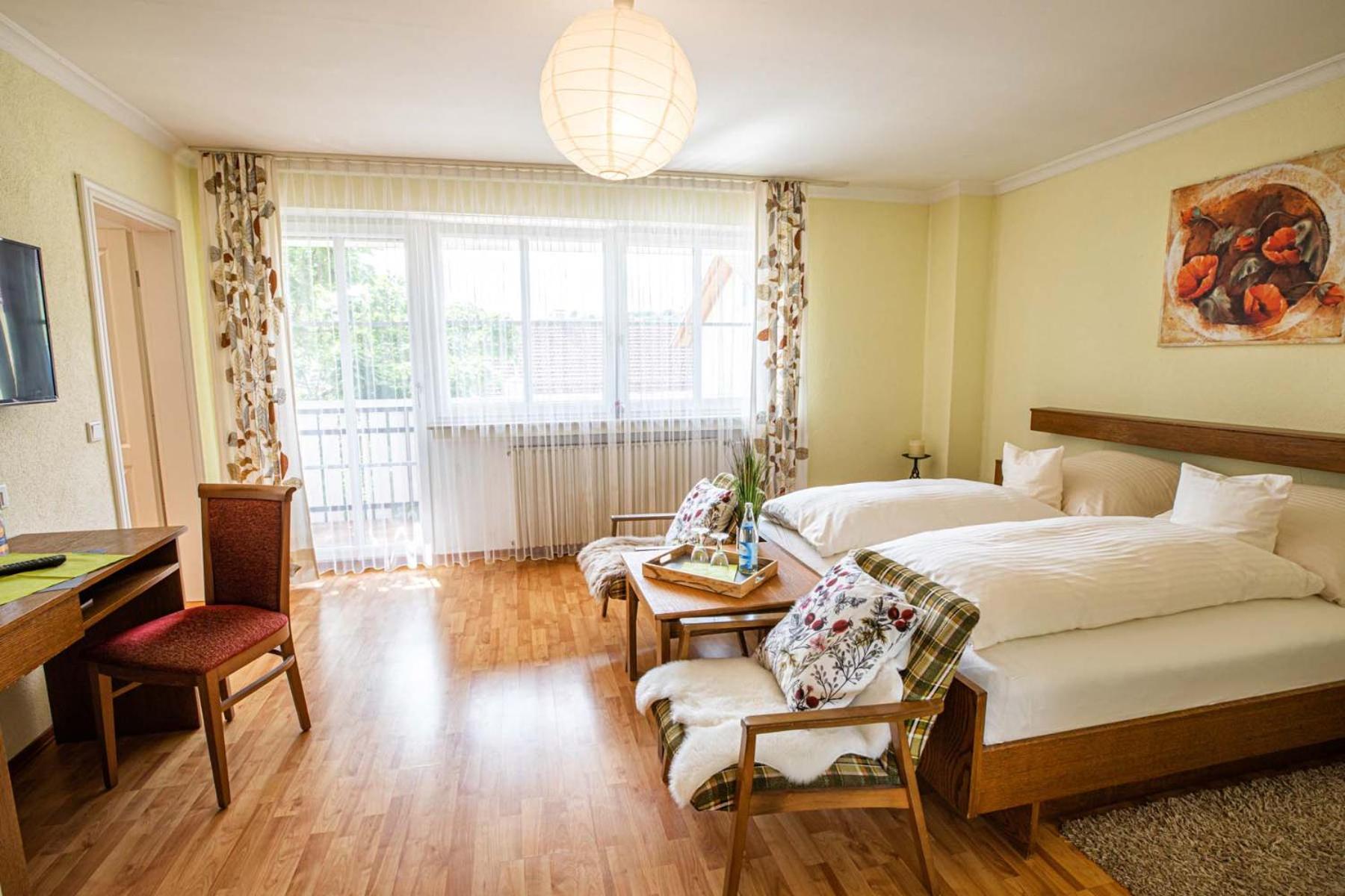 Standard Double Room - Photo 9