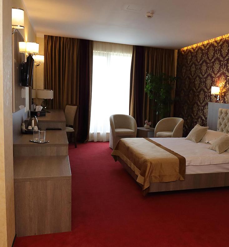 Deluxe Double Room with Balcony - Photo 42