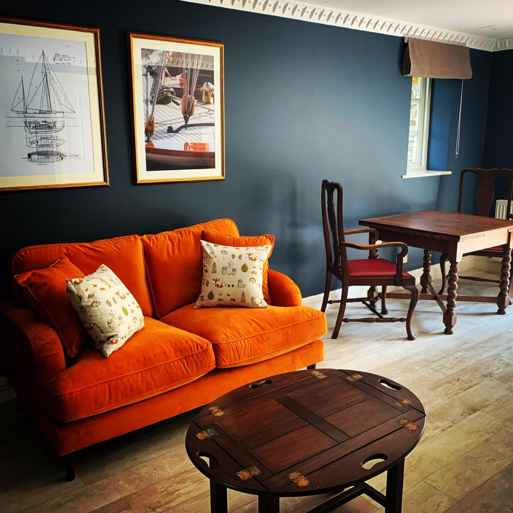 Executive Suite - Demelza