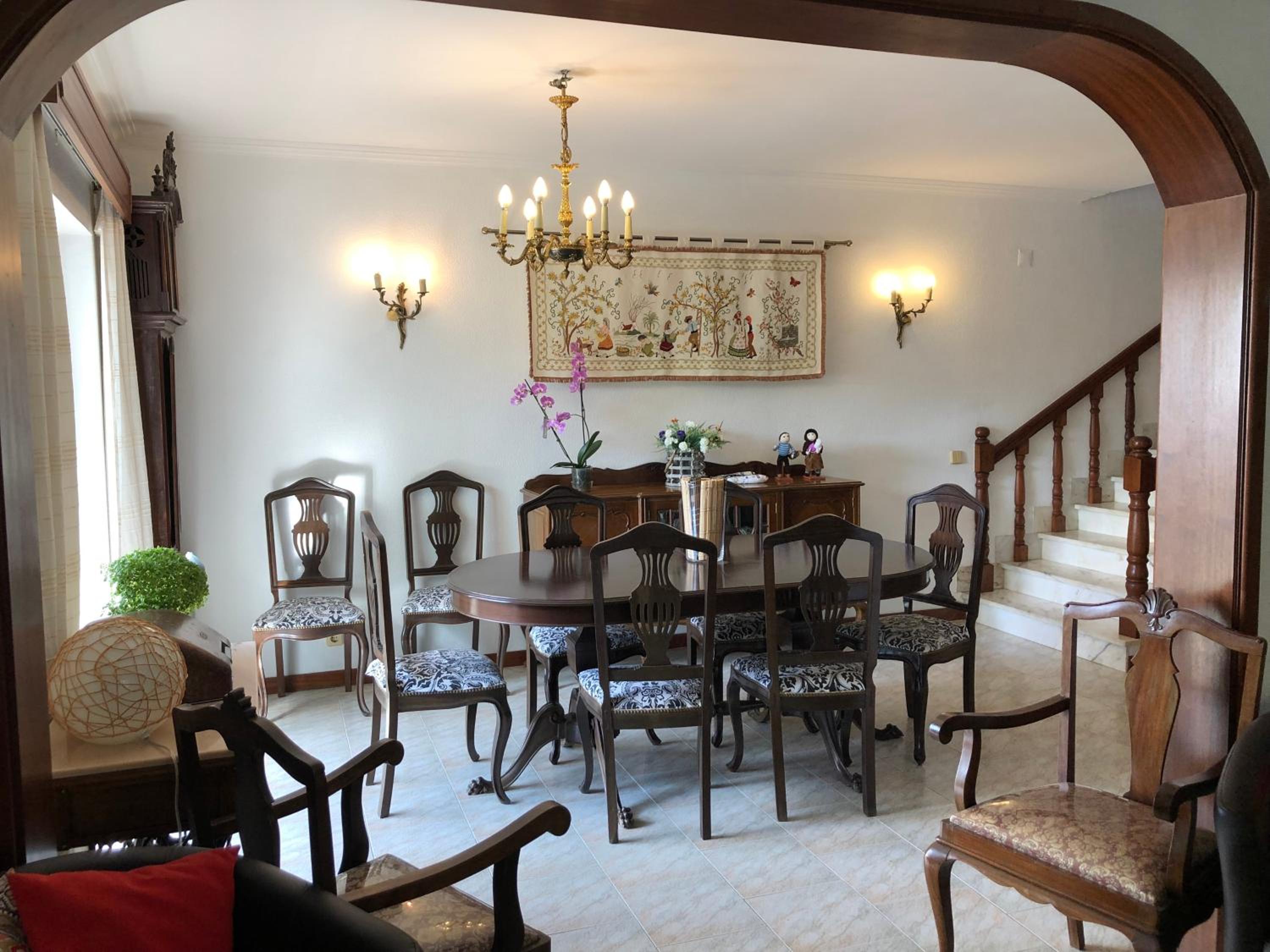 Superior Family Room photo 2
