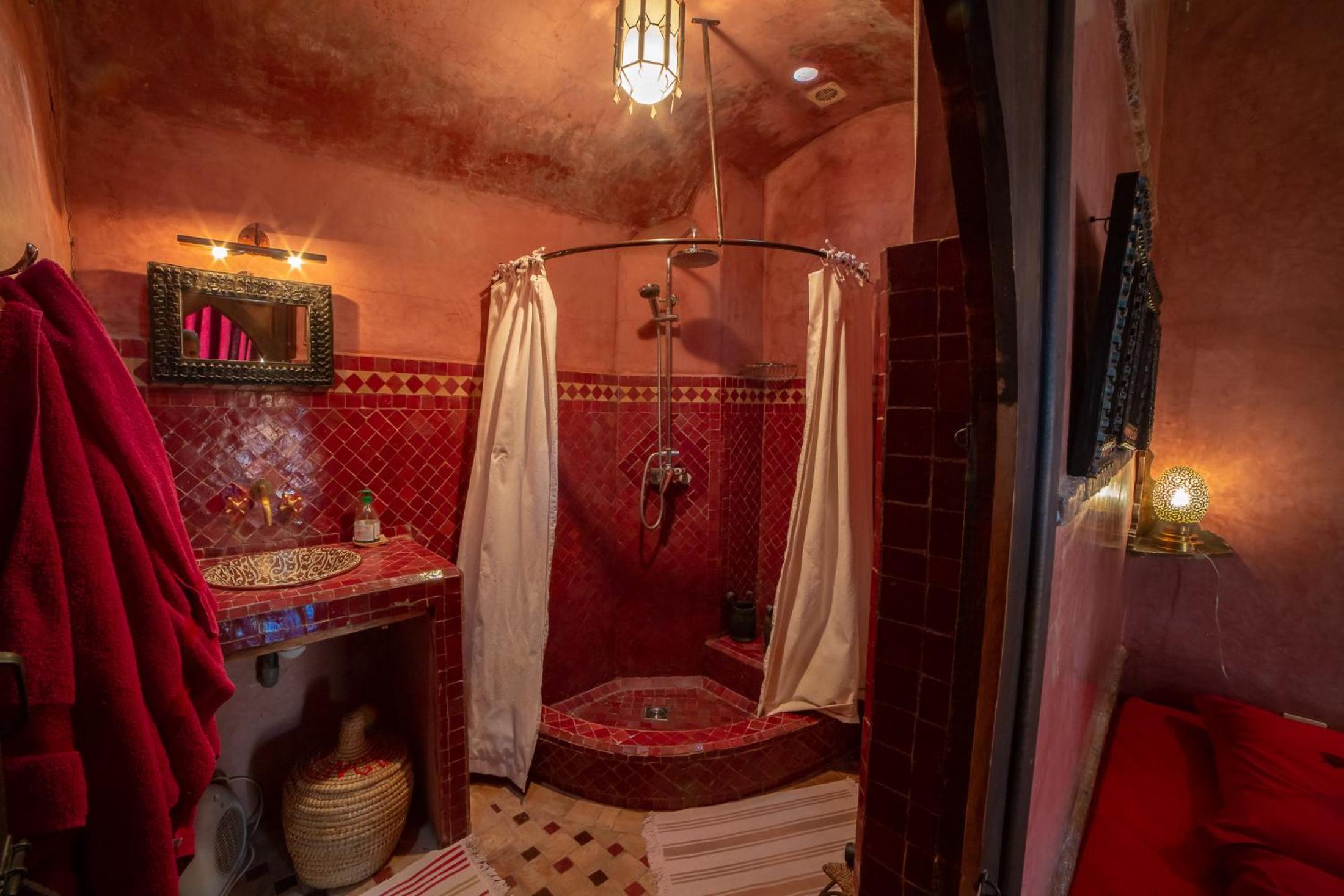 Standard Suite - Photo 5