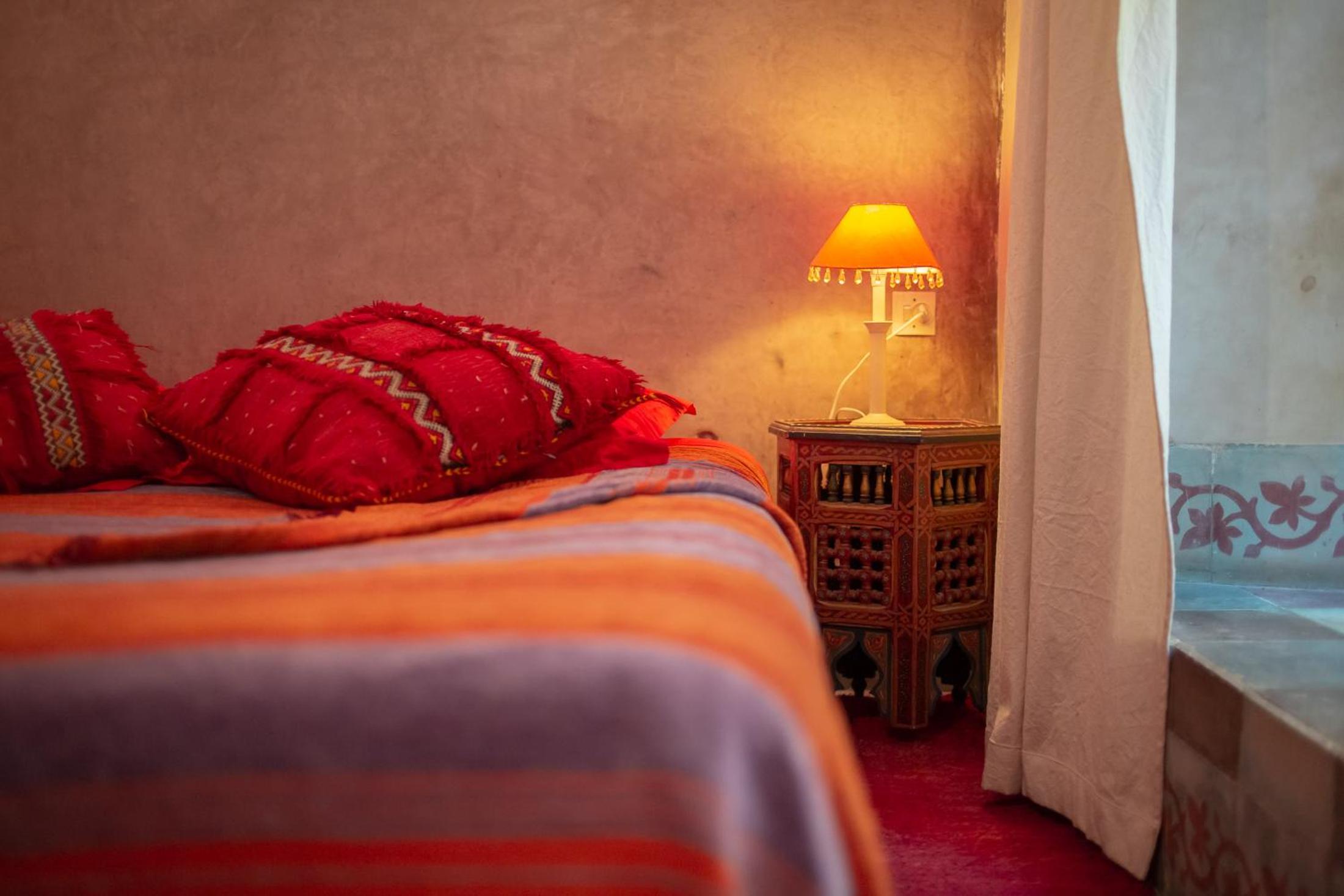 Standard Twin Room - Photo 4