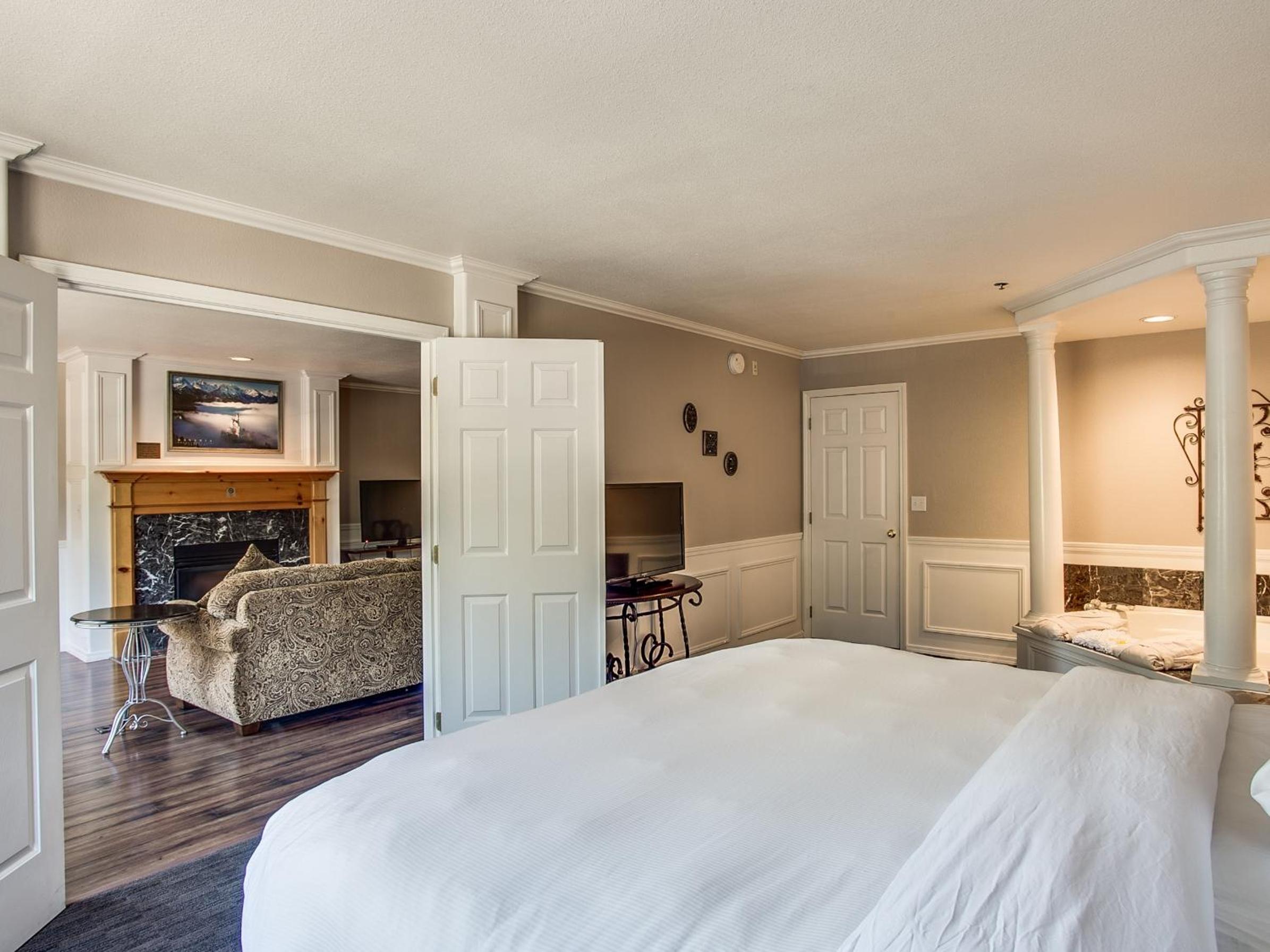 Deluxe Suite photo 2
