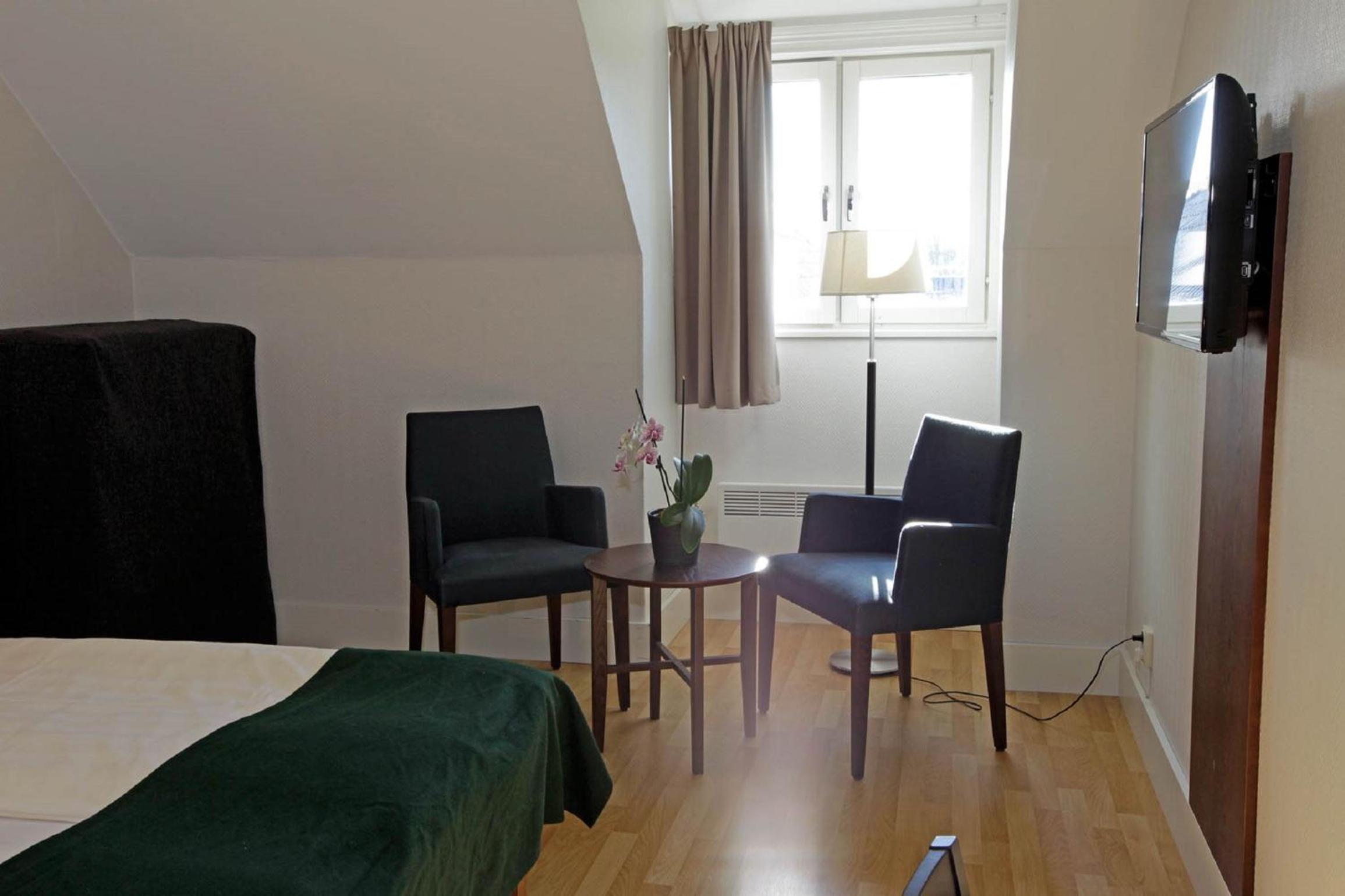 Double Room - Photo 4
